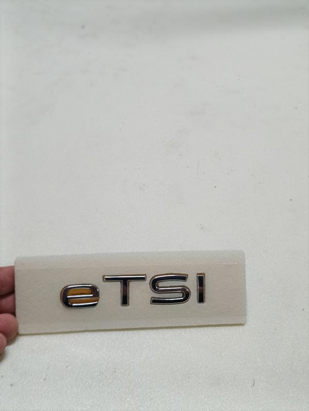 CLA 200 ve AMG Krom Bagaj ve Çamurluk Yazısı Seti 4’lü 3M 3D ABS 3M 3D ABS Logo Arma