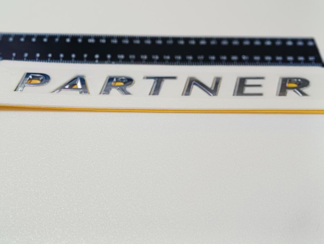 Partner Orta Kasa İnce Model Krom Bagaj Yazısı 3M 3D ABS