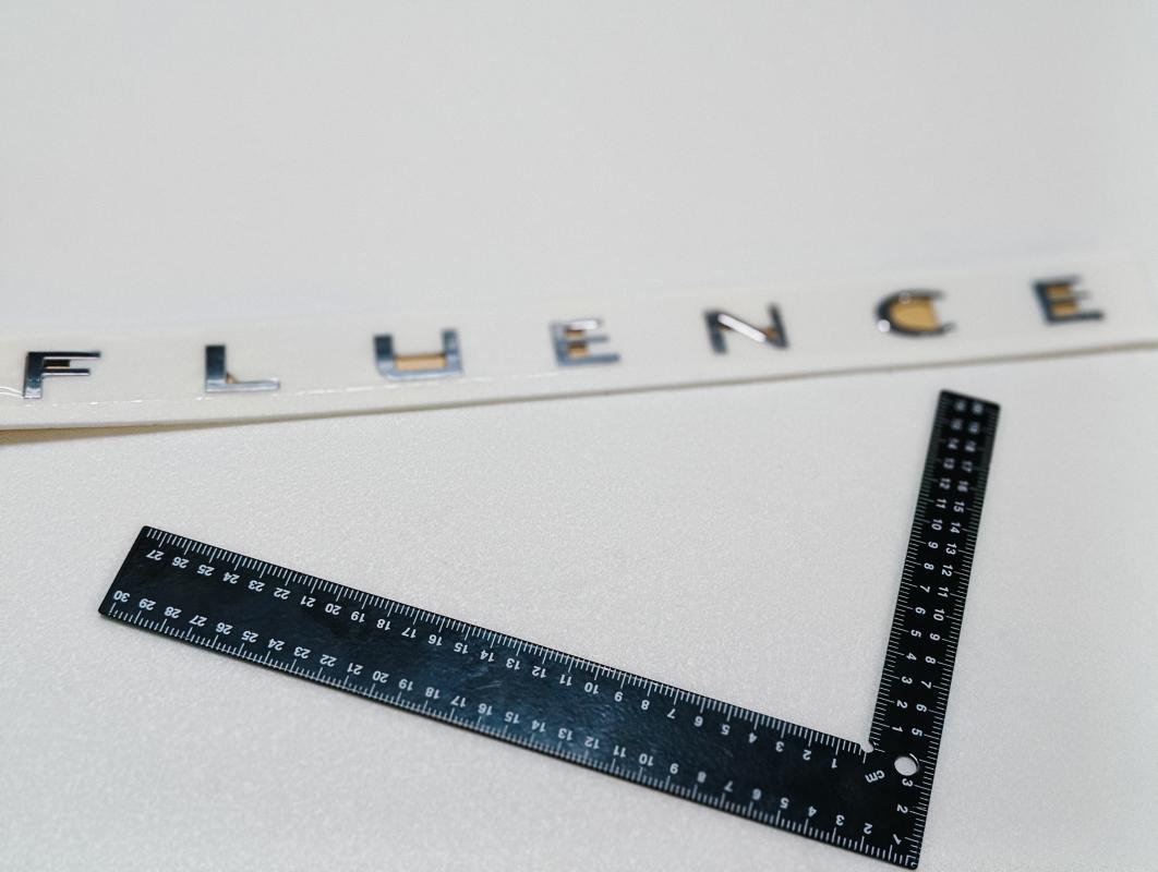 Fluence Boşluklu Yeni Nesil Krom Bagaj Yazısı 3M 3D ABS