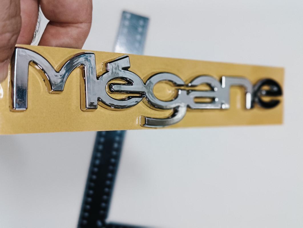 Megane 1 Uyumlu Megane Krom Bagaj Yazısı Tırnaklı 3M 3D ABS