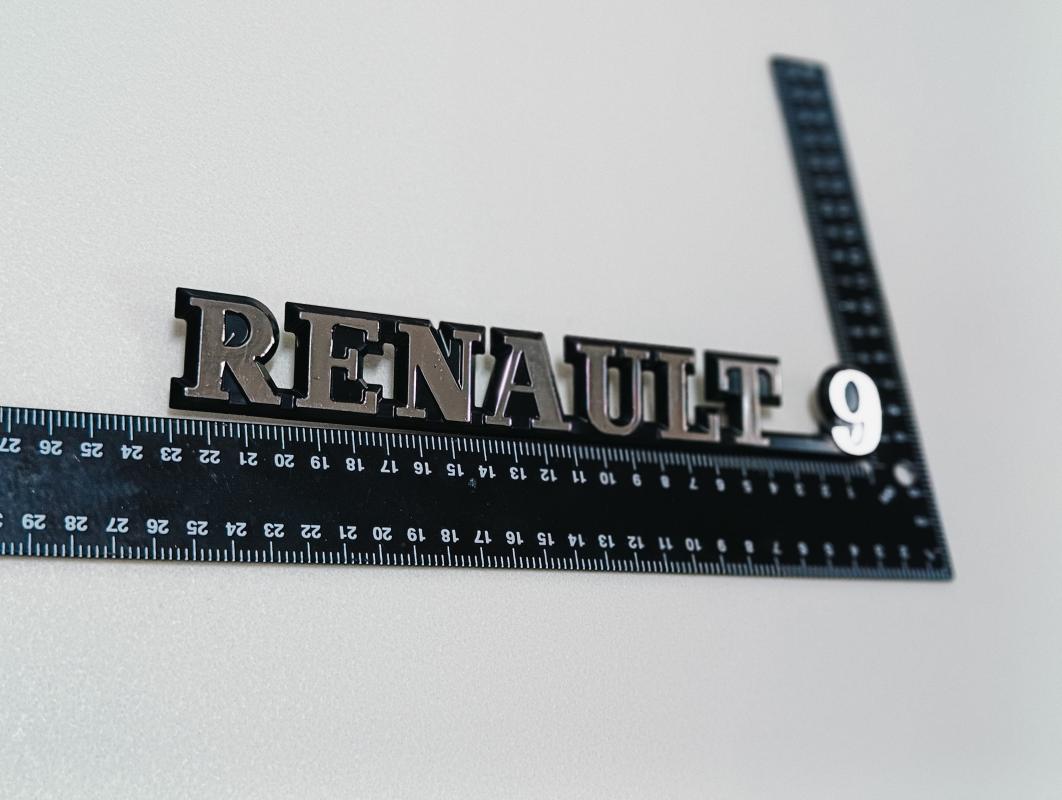 Renault 9 Krom Tırnaklı Bagaj Yazısı 3M 3D ABS