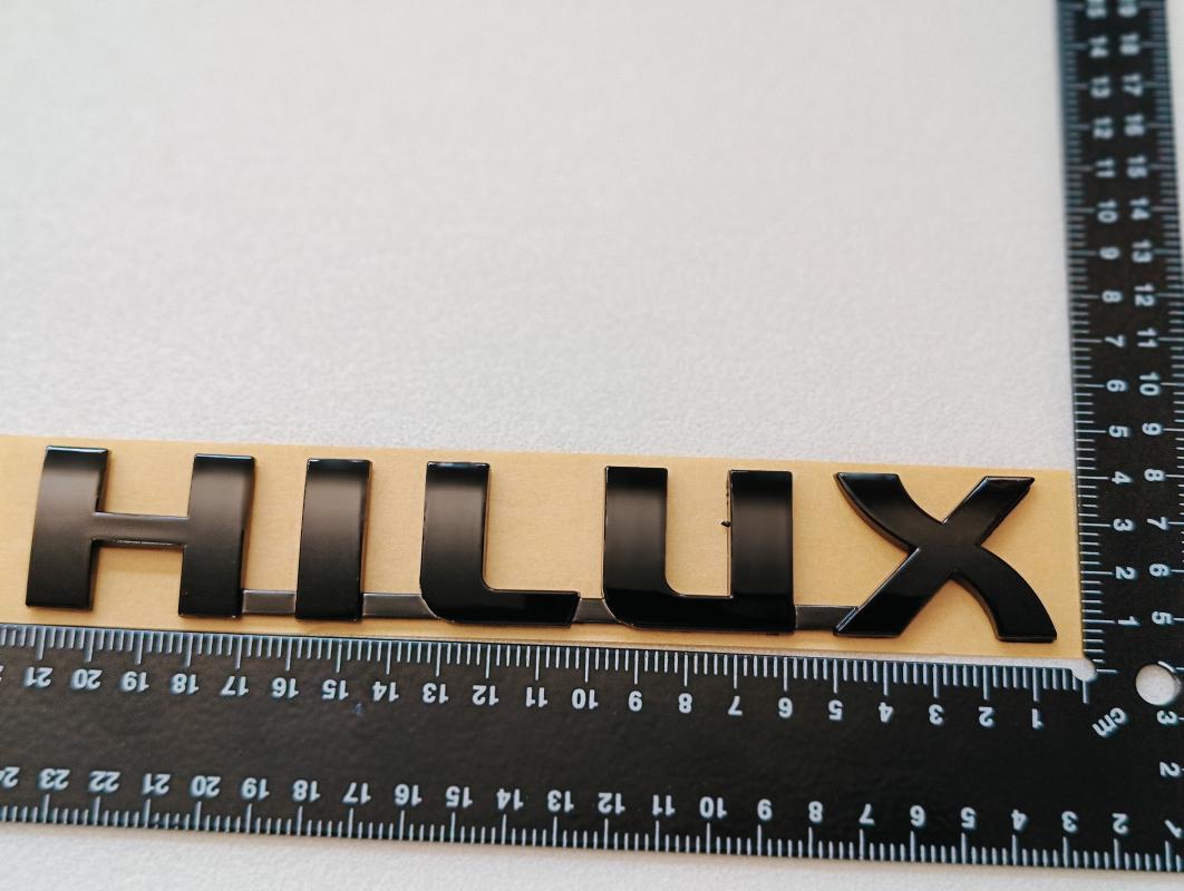 Hilux Piano Black Çamurluk Yazısı 3M 3D ABS