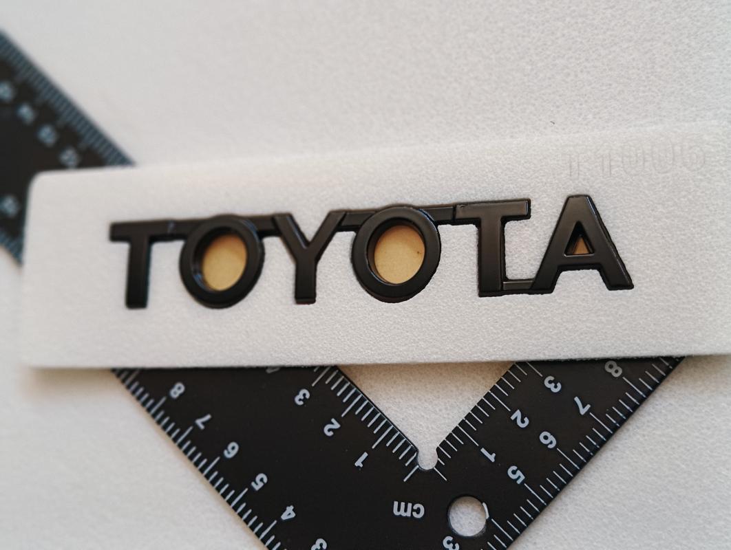 Toyota Piano Black Bagaj Yazısı 3M 3D ABS