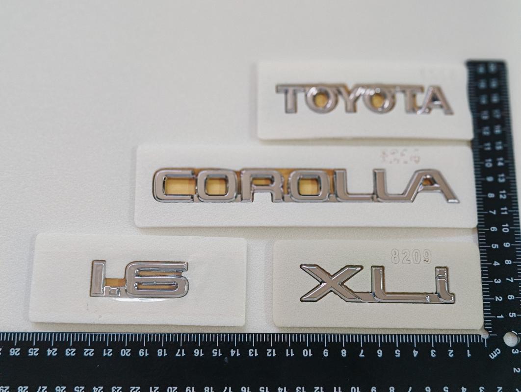 Toyota-Corolla-1.6 ve XLi Krom Bagaj Yazısı  Seti Efsane Kasa 3M 3D ABS