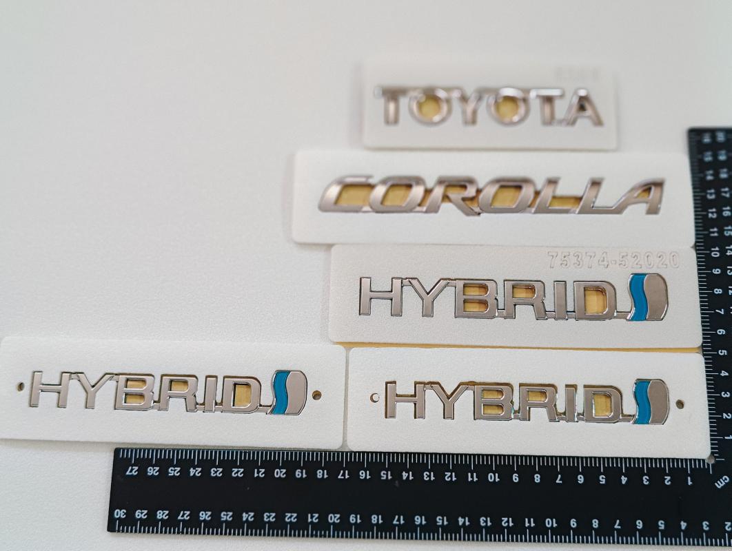 Toyota-Corolla-Hybrid Bagaj ve Hybrid Çamurluk Yazısı Seti 5’li 3M 3D ABS