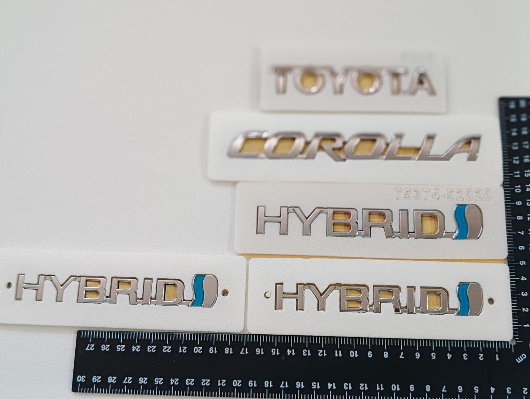 Toyota-Corolla-Hybrid Bagaj ve Hybrid Çamurluk Yazısı Seti 5’li 3M 3D ABS