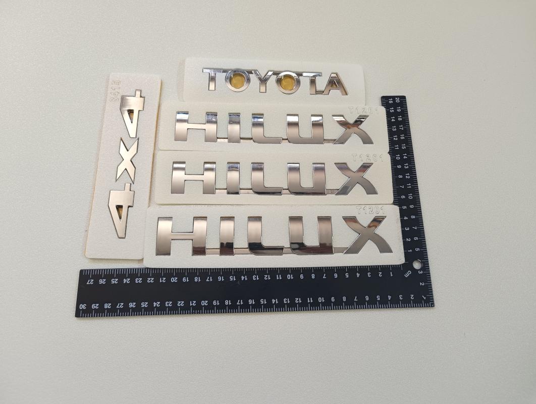 Toyota-Hilux-4x4 Krom Bagaj ve Çamurluk yazısı Seti 4’lü 3M 3D ABS