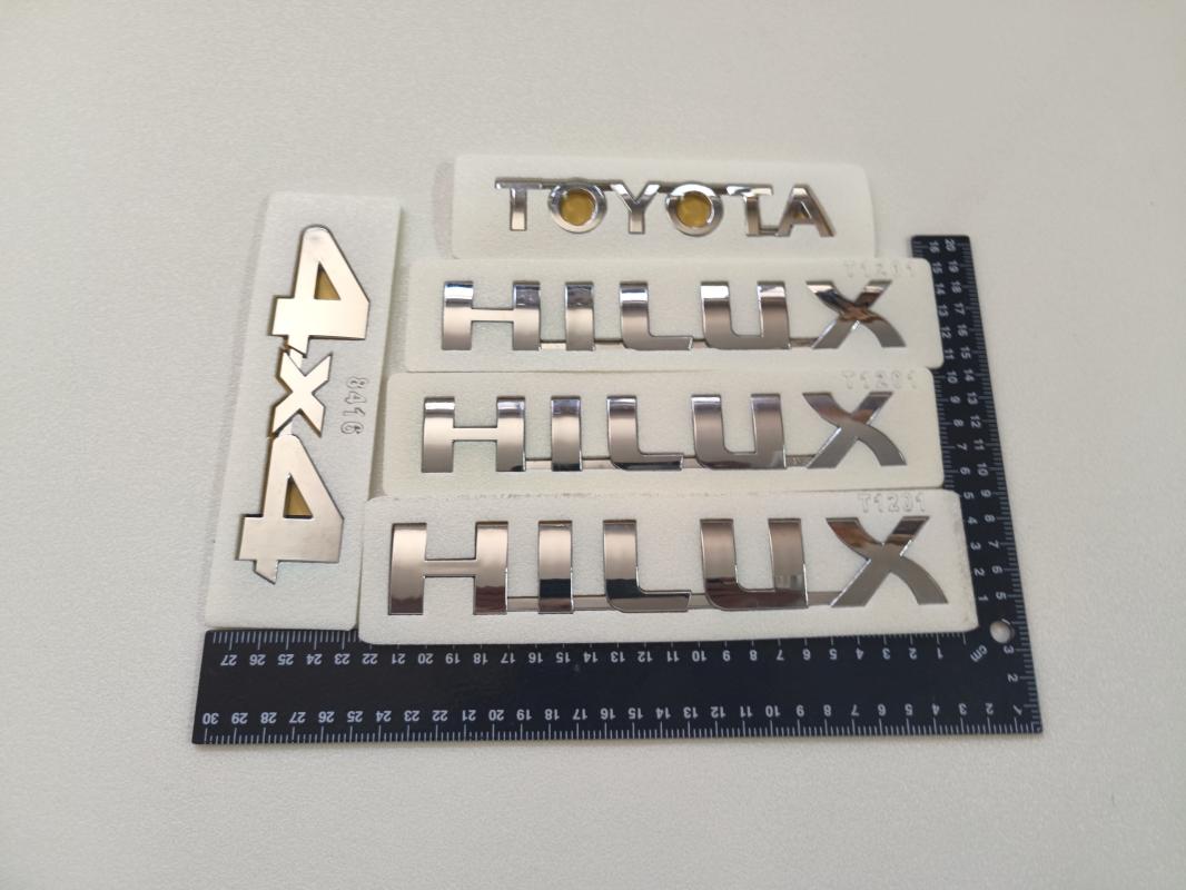 Toyota-Hilux-4x4 Krom Bagaj ve Çamurluk yazısı Seti 4’lü 3M 3D ABS