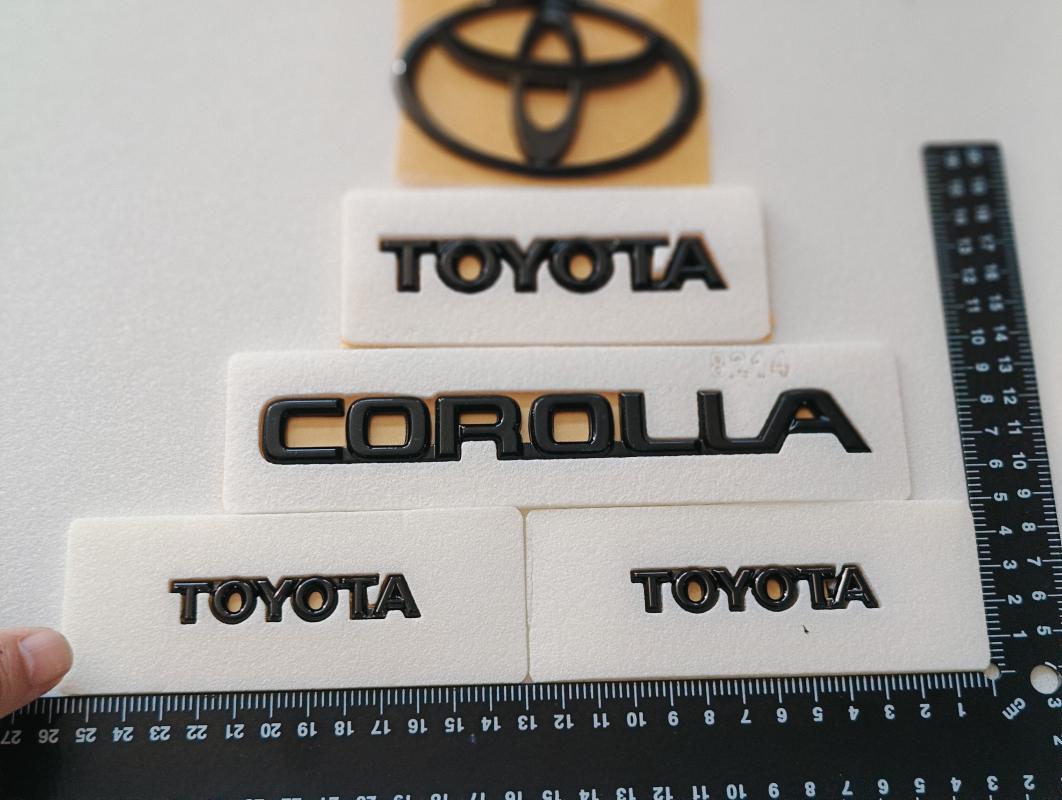 Toyota-Corolla Piano Black Efsane Kasa Bagaj ve Çamurluk Yazısı ve Bagaj Arması Seti 3’lü 3M 3D ABS