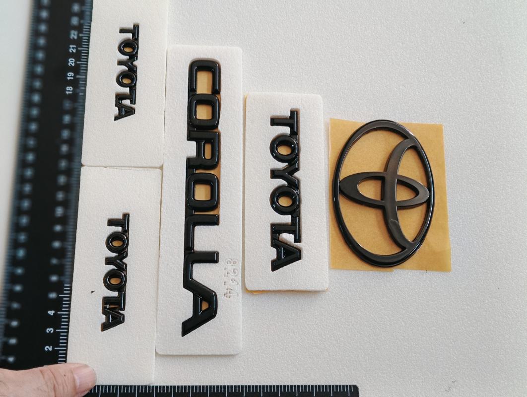 Toyota-Corolla Piano Black Efsane Kasa Bagaj ve Çamurluk Yazısı ve Bagaj Arması Seti 3’lü 3M 3D ABS