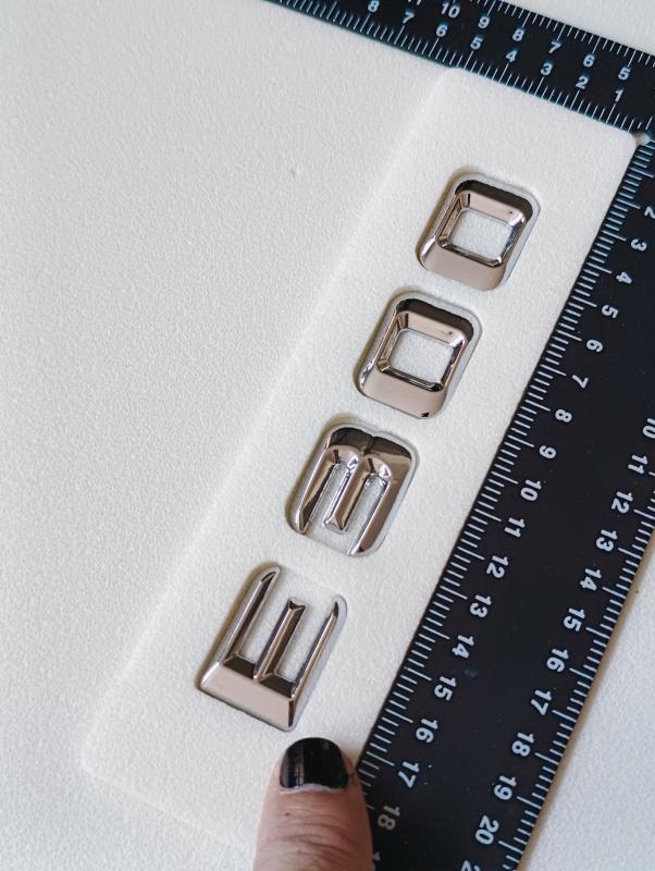 E 300 Üçgen Tip Krom Bagaj Yazısı 3M 3D ABS