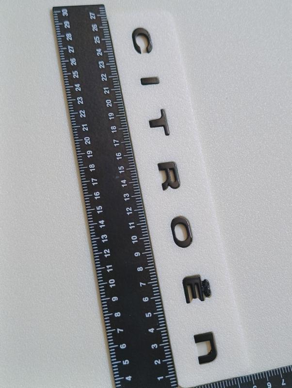 Citroen Boşluklu Piano Black Bagaj Yazısı