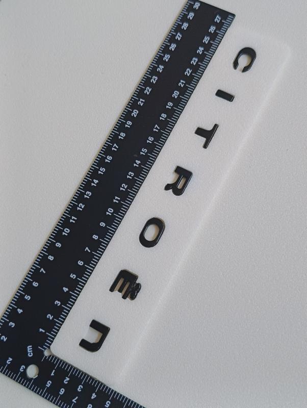 Citroen Boşluklu Piano Black Bagaj Yazısı