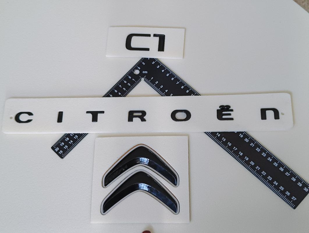 Citroen Yeni Nesil Boşluklu-C1 Yeni Nesil Bagaj Yazısı ve Çavuş Arması Seti 3’lü 3M 3D ABS