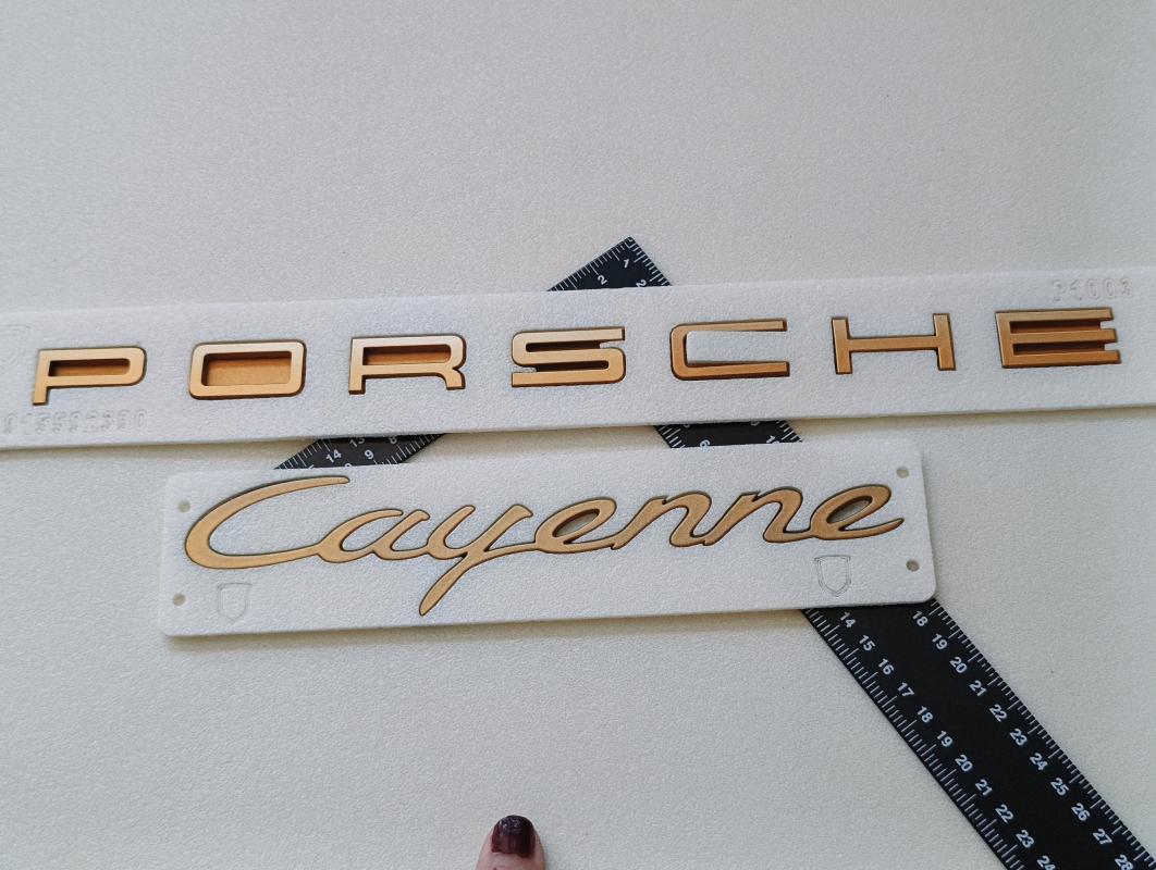 Porsche ve Cayenne Golden Bagaj Yazısı Seti 2’li 3M 3D ABS