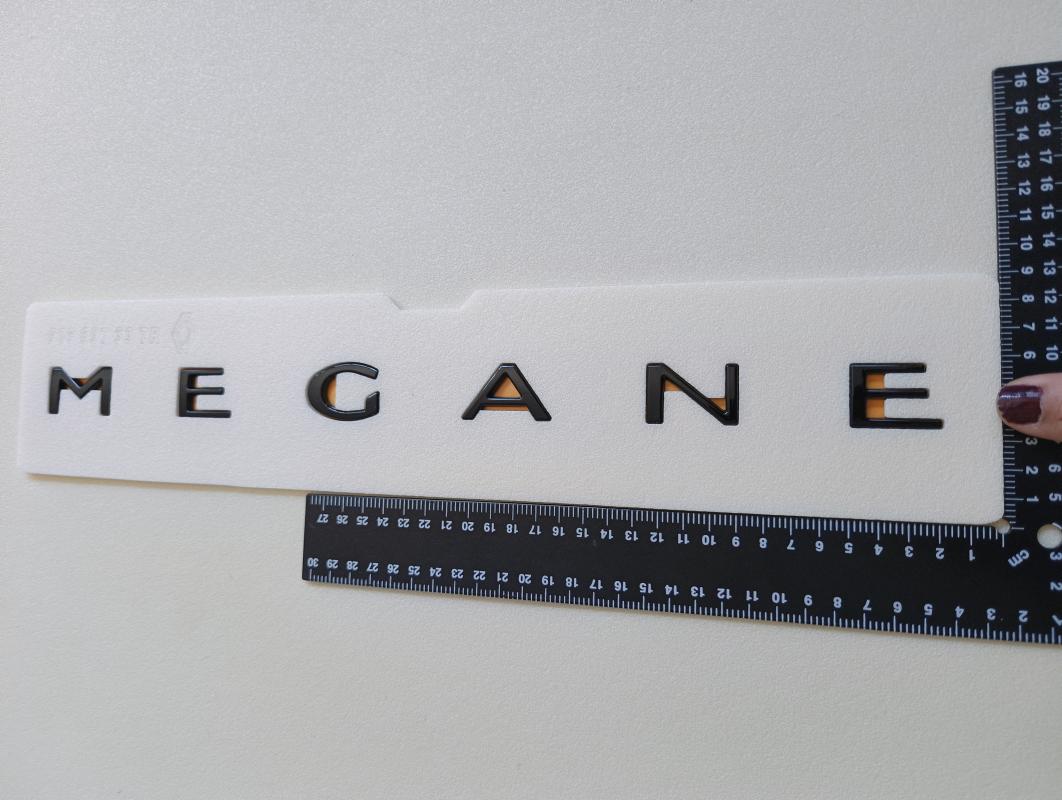 Megane Boşluklu Piano Black Bagaj Yazısı 3M 3D ABS