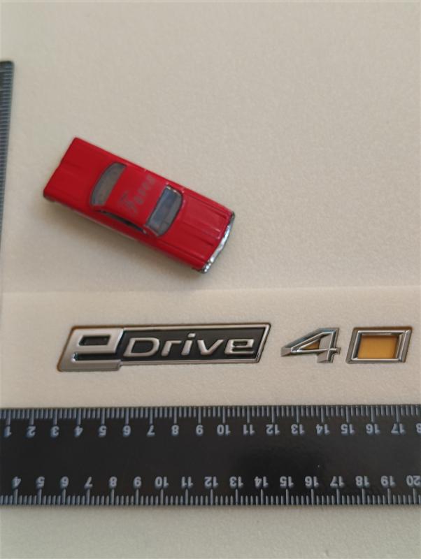 eDrive 40 Piano Black Bagaj Yazısı 3M 3D ABS