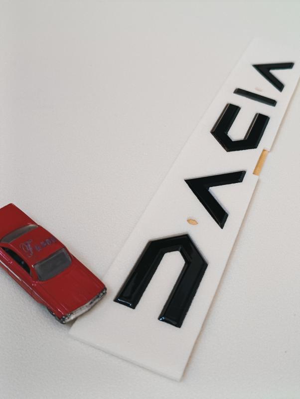 Dacia Yeni Nesil Bagaj Yazısı Piano Black 3M 3D ABS