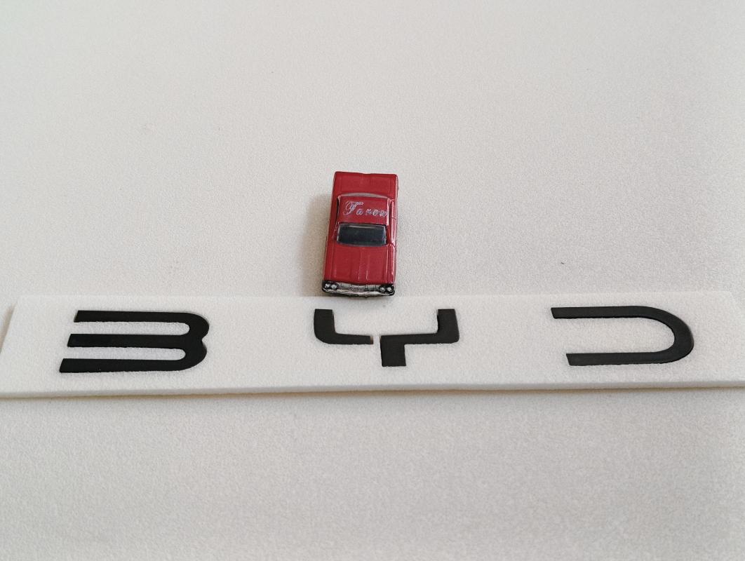 BYD Kaput Arması Piano Black Boşluklu Model 3M 3D ABS Büyük Boy