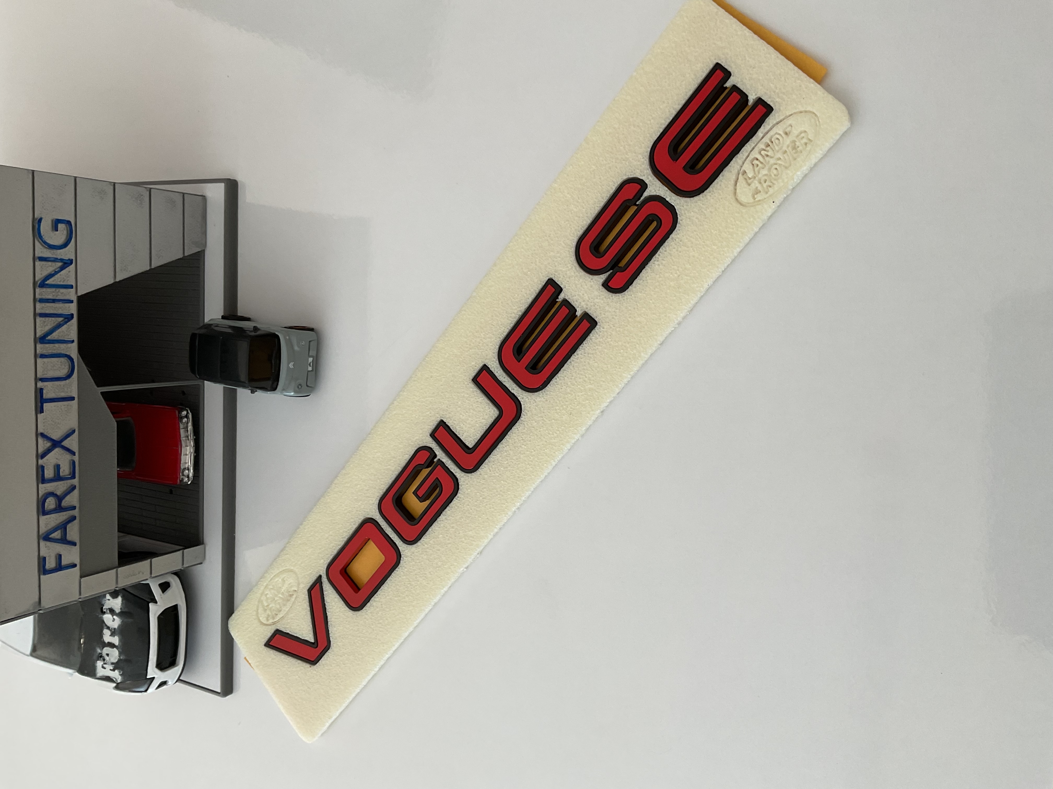 Range Rover Vogue SE Kırmızı Piano Black Bagaj Yazısı 3M 3D ABS
