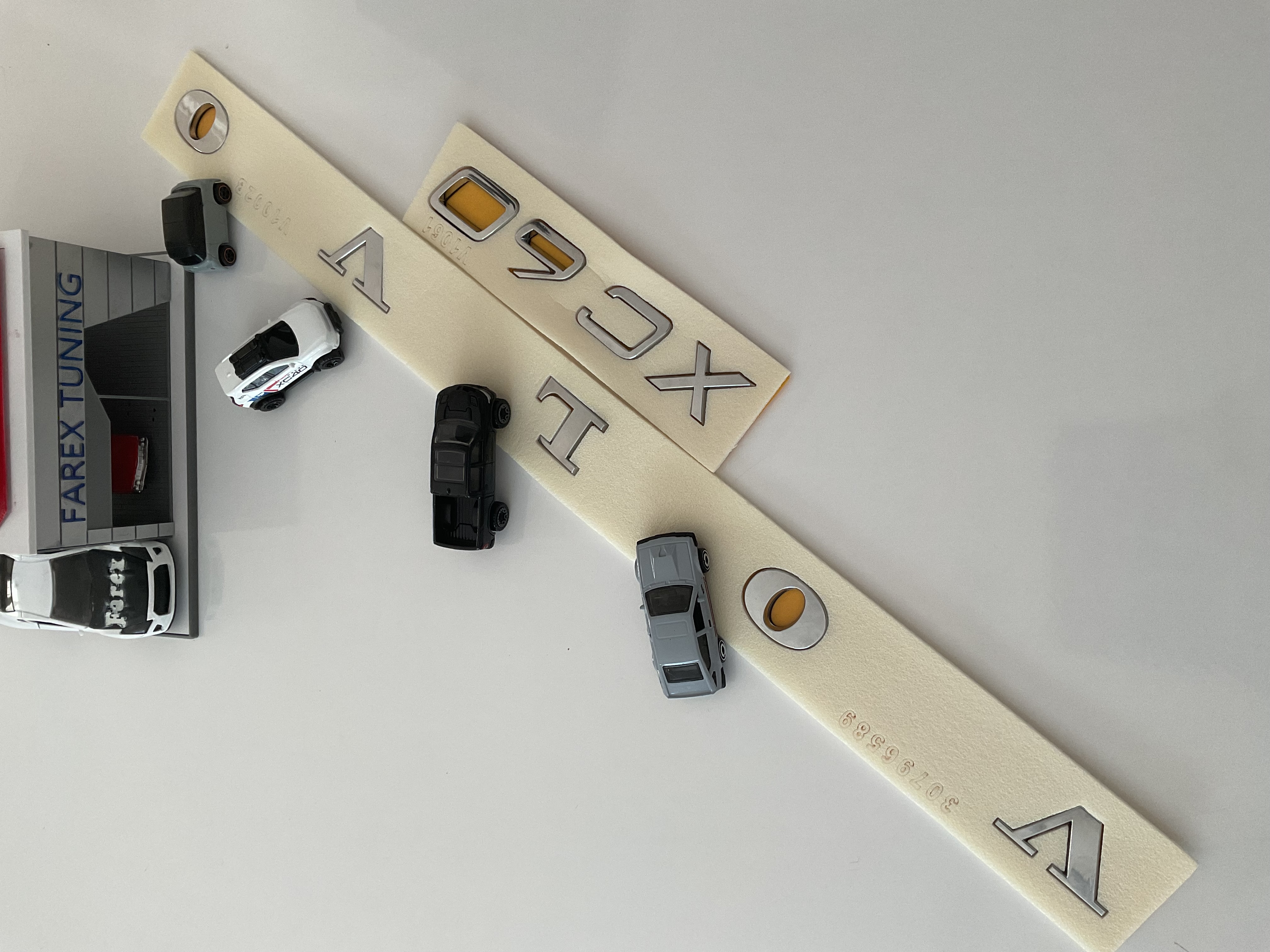 Volvo ve XC60 Yeni Nesil Krom Bagaj Yazısı Seti 2’li 3M 3D ABS
