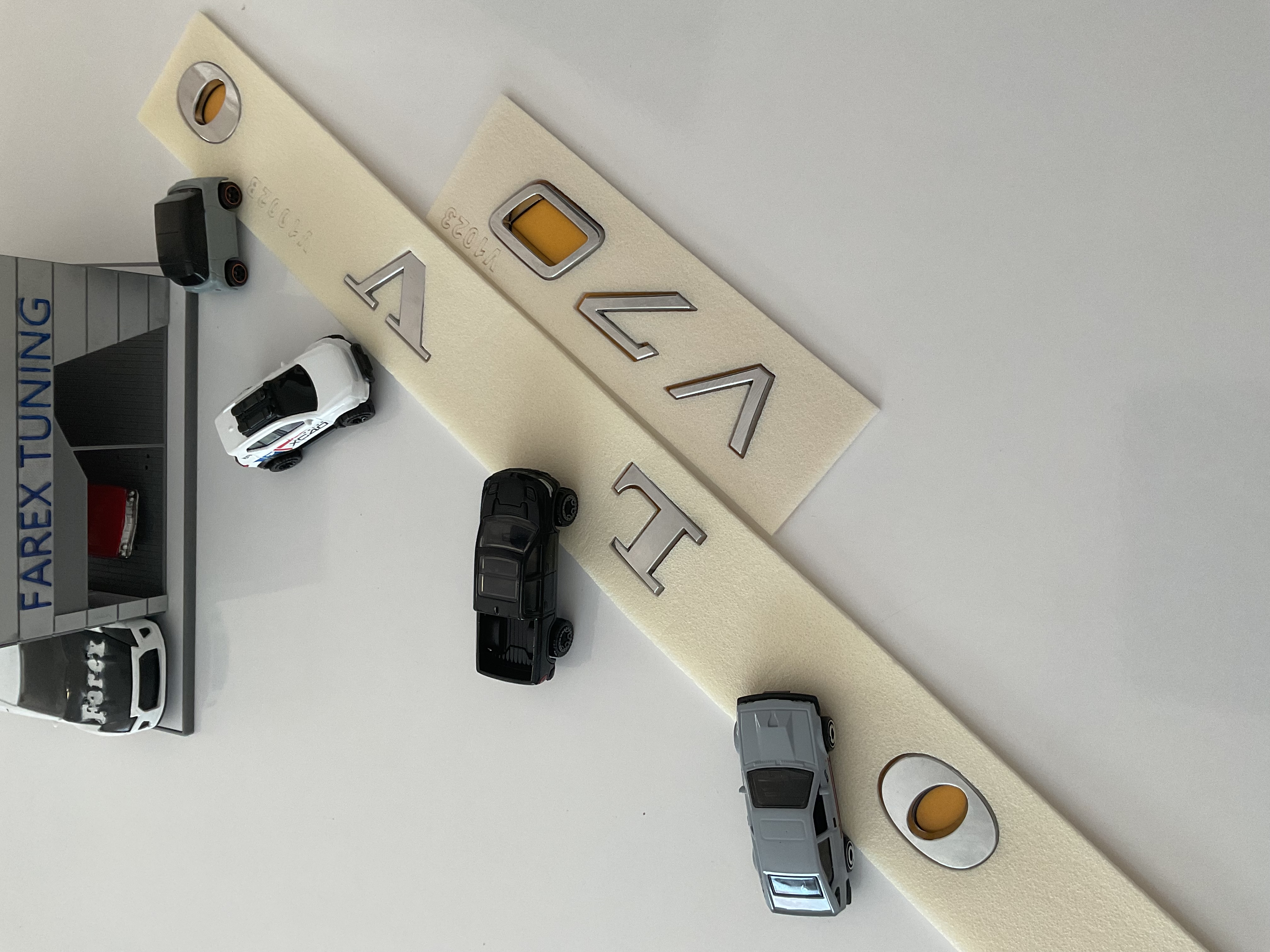 Volvo ve V70 Yeni Nesil Krom Bagaj Yazısı Seti 2’li 3M 3D ABS