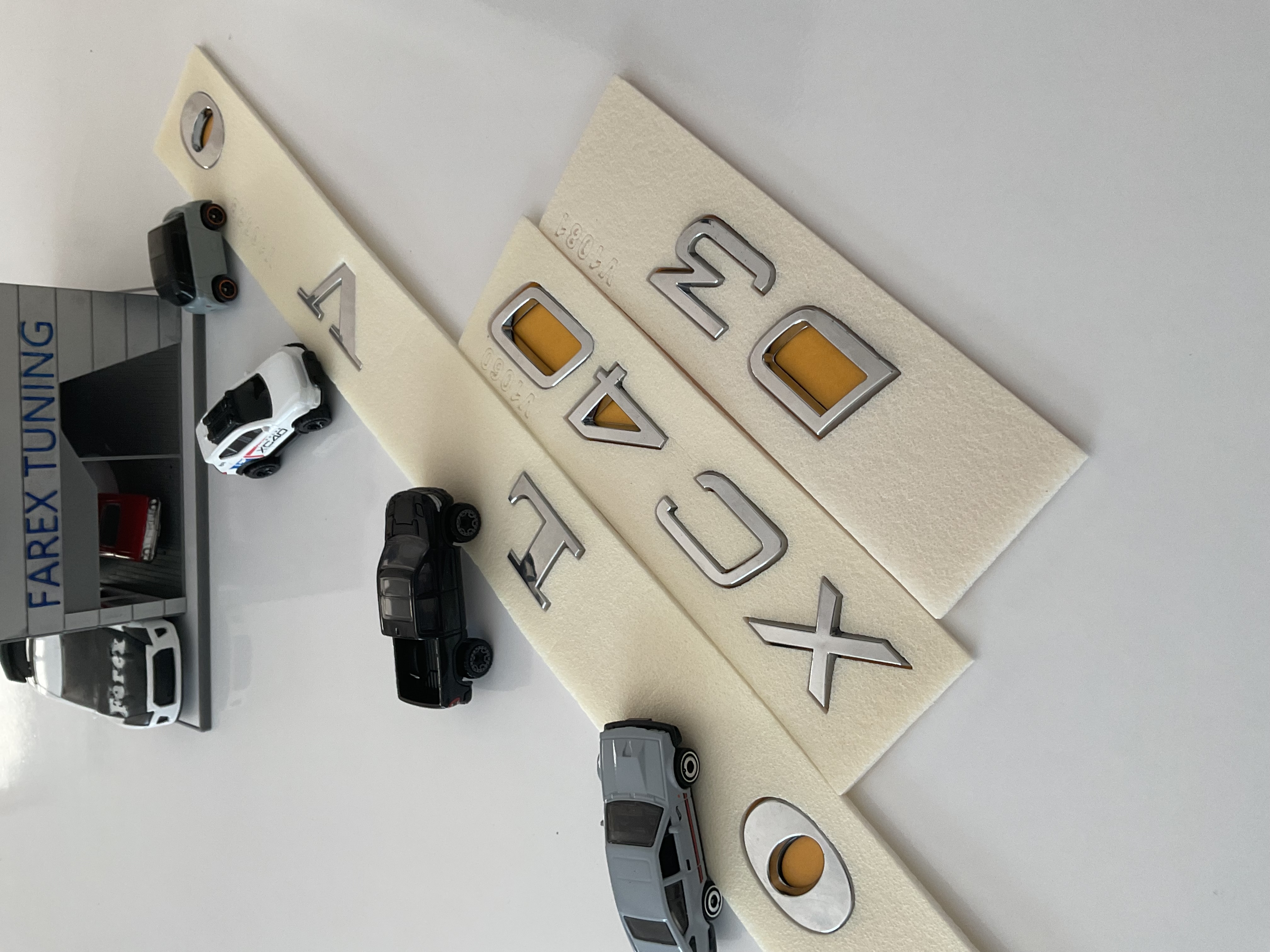 Volvo-XC40 ve D3 Yeni Nesil Krom Bagaj Yazısı Seti 3’lü 3M 3D ABS