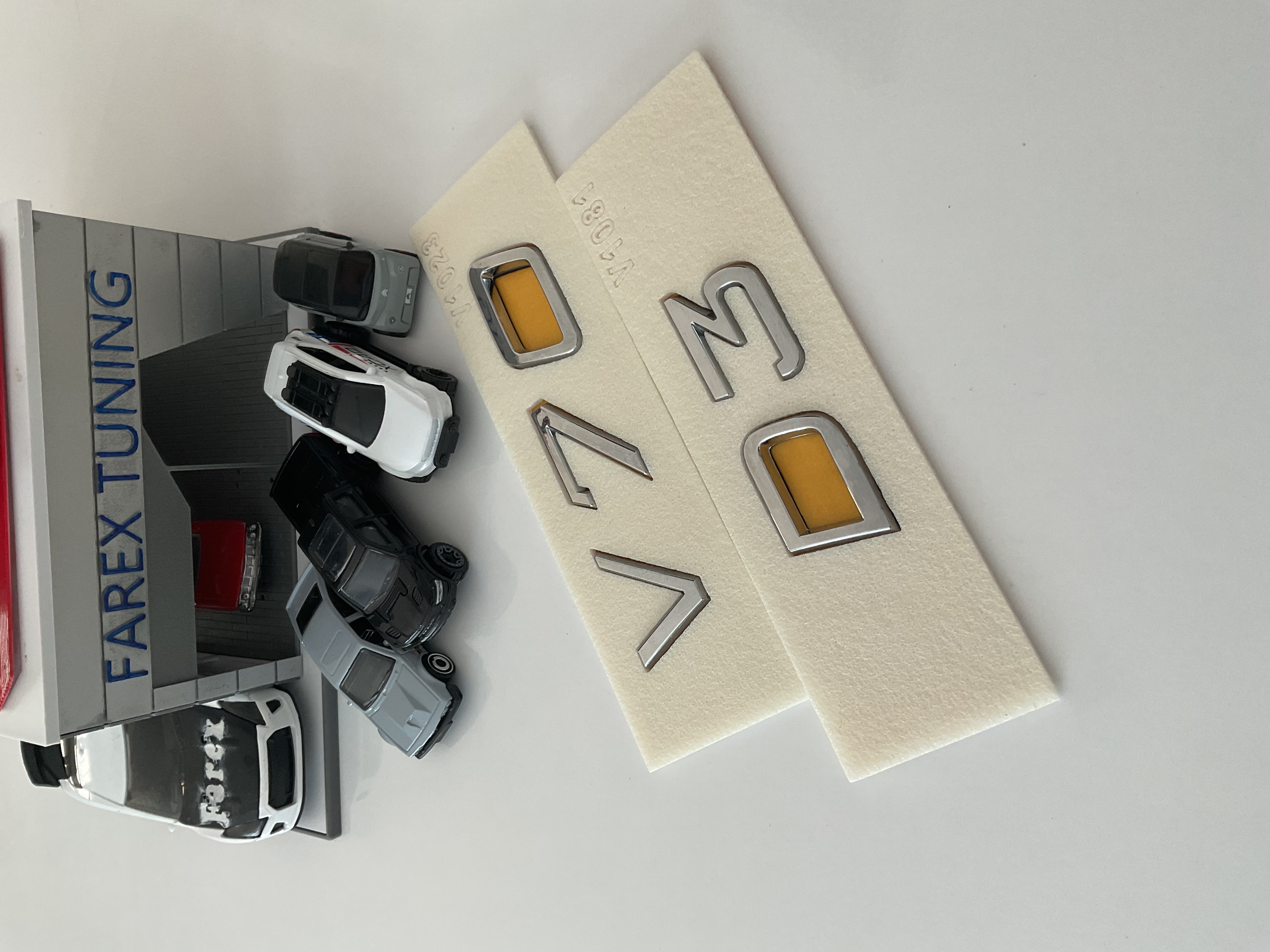 Volvo V70 ve D3 Krom Bagaj Yazısı Seti 2’li 3M 3D ABS