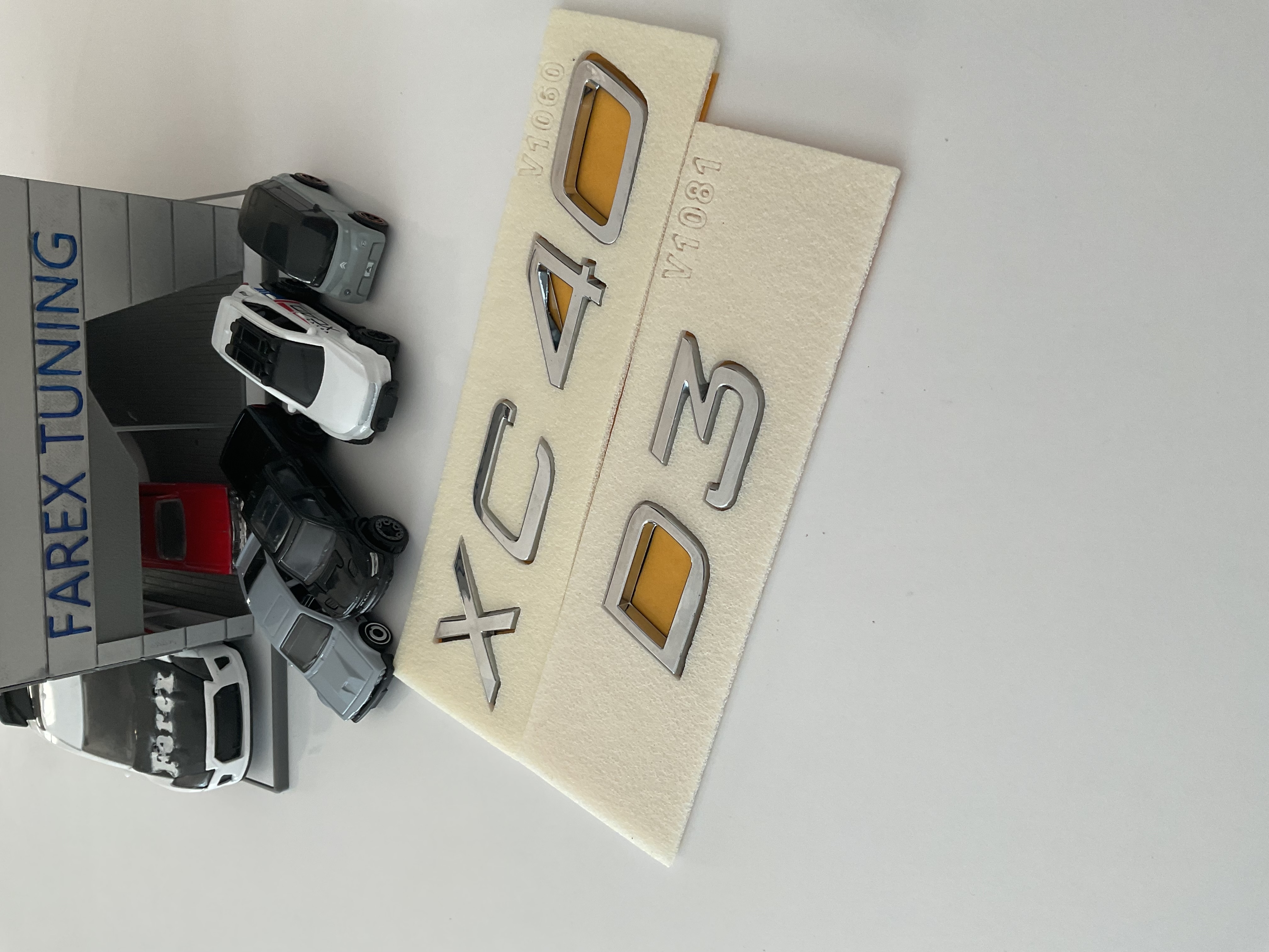 Volvo XC40 ve D3 Krom Bagaj Yazısı Seti 2’li 3M 3D ABS
