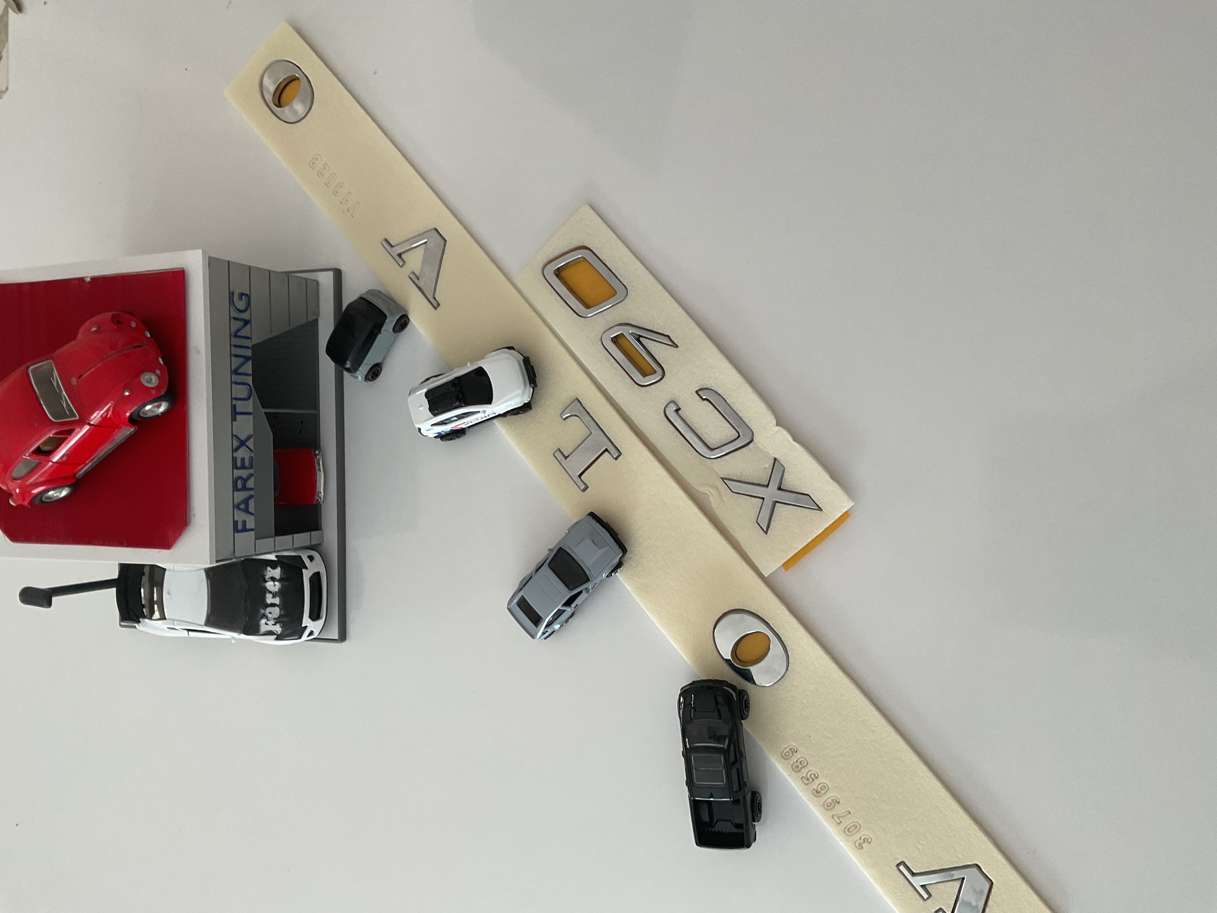 Volvo ve XC90 Krom Bagaj Yazısı Seti 2’li 3M 3D ABS