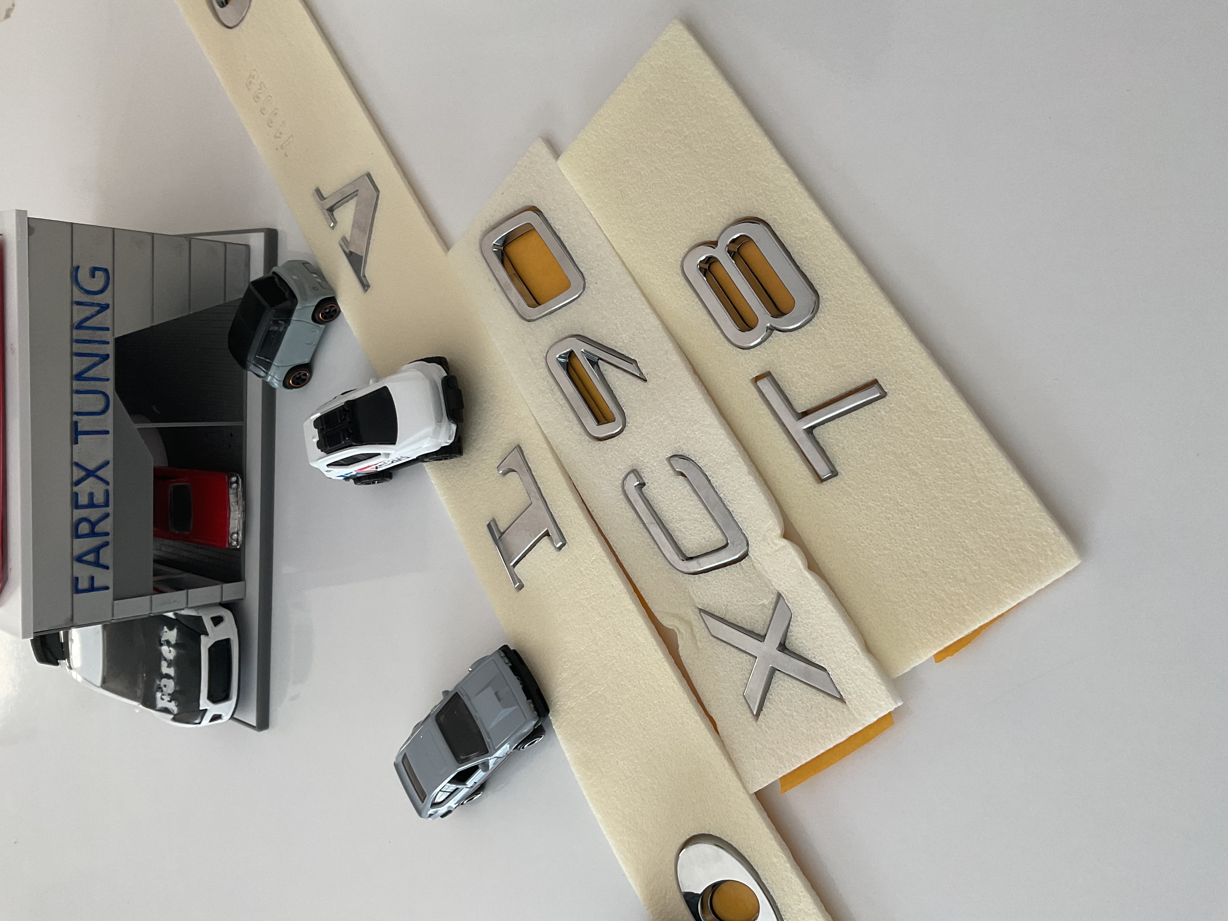 Volvo-XC90 ve T8 Krom Bagaj Yazısı Seti 2’li 3M 3D ABS
