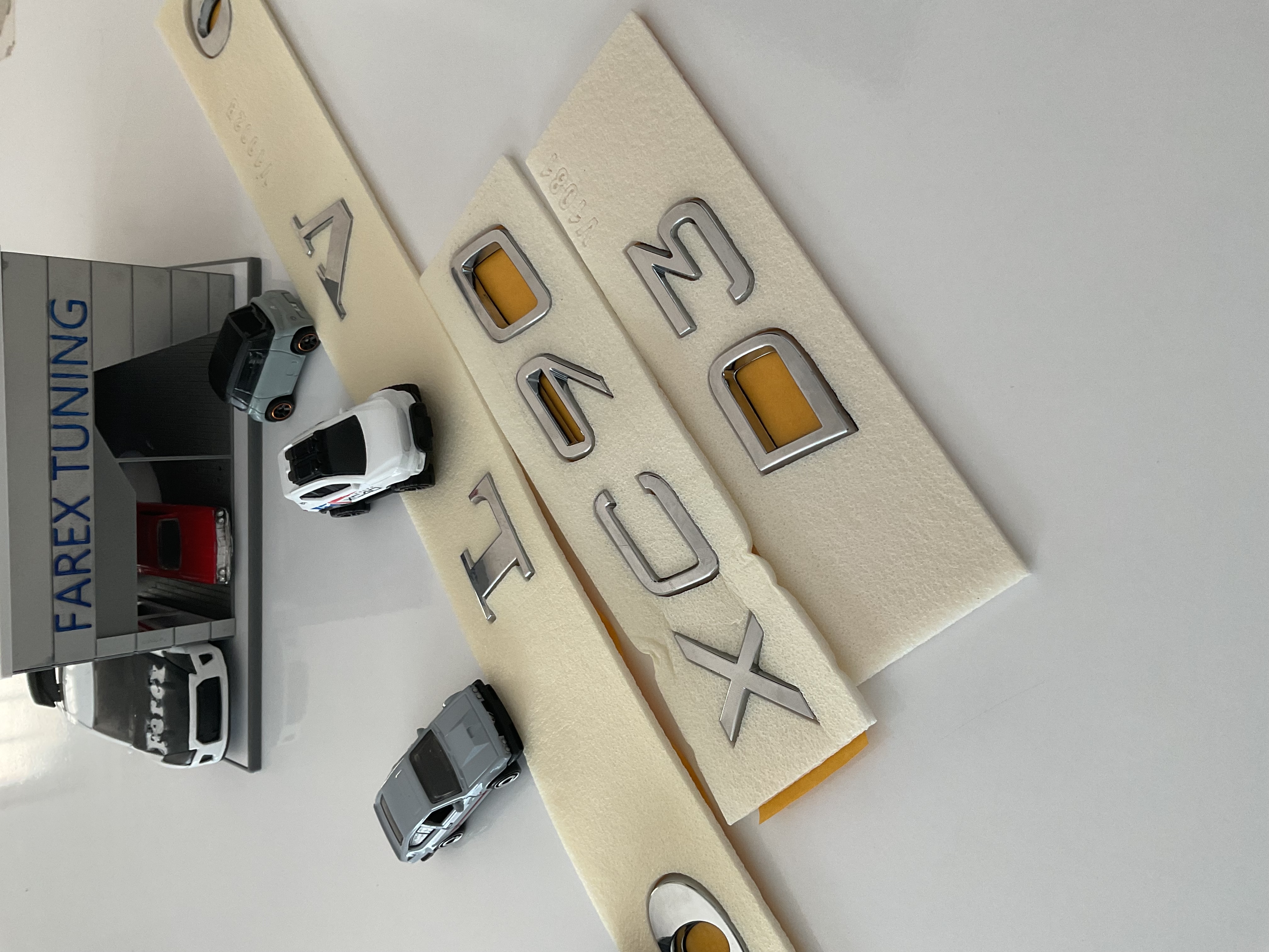 Volvo-XC90 ve D3 Yeni Nesil Krom Bagaj Yazısı Seti 3’lü 3M 3D ABS