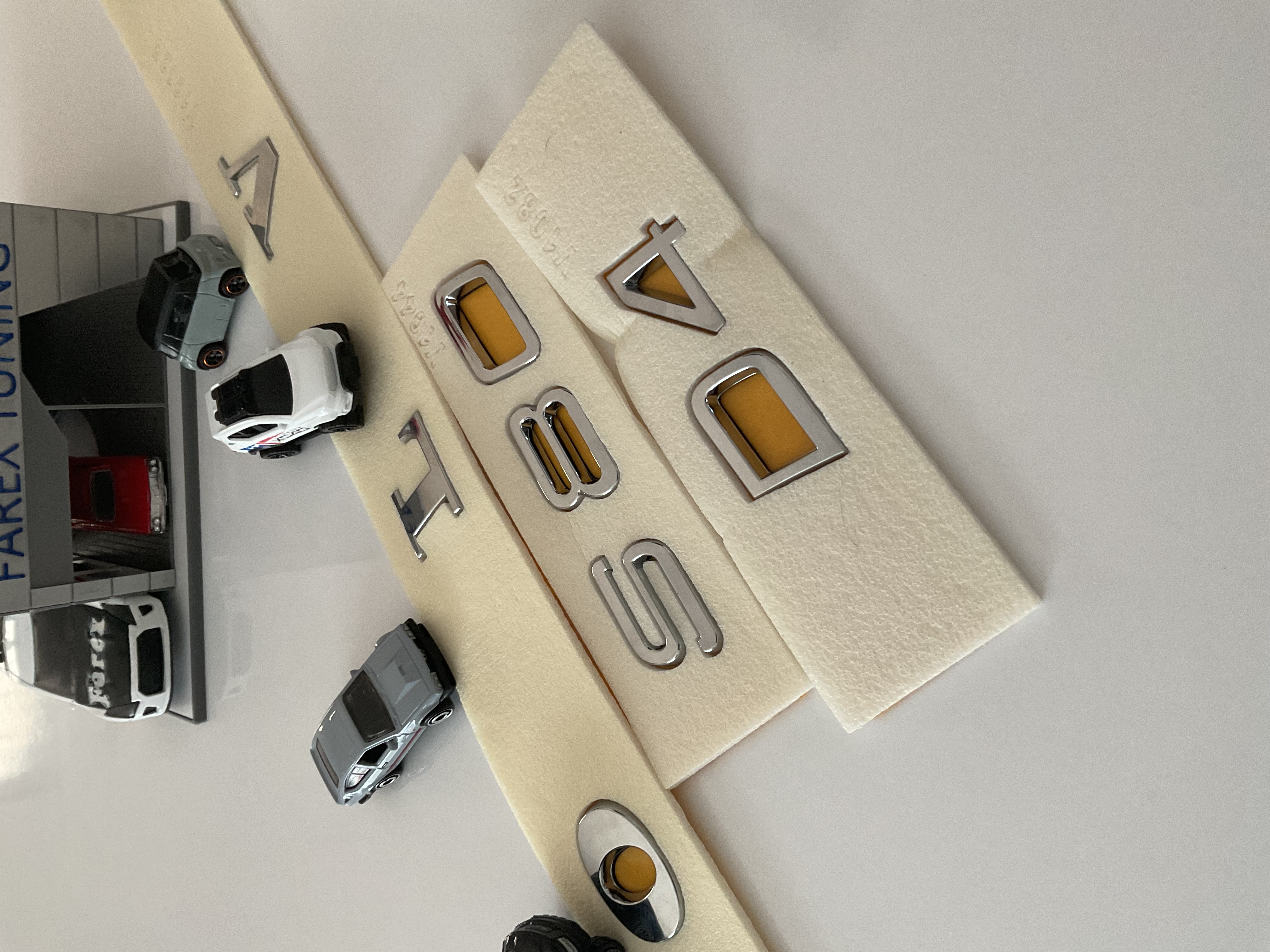 Volvo-S80 ve D4 Yeni Nesil Krom Bagaj Yazısı Seti 3’lü 3M 3D ABS