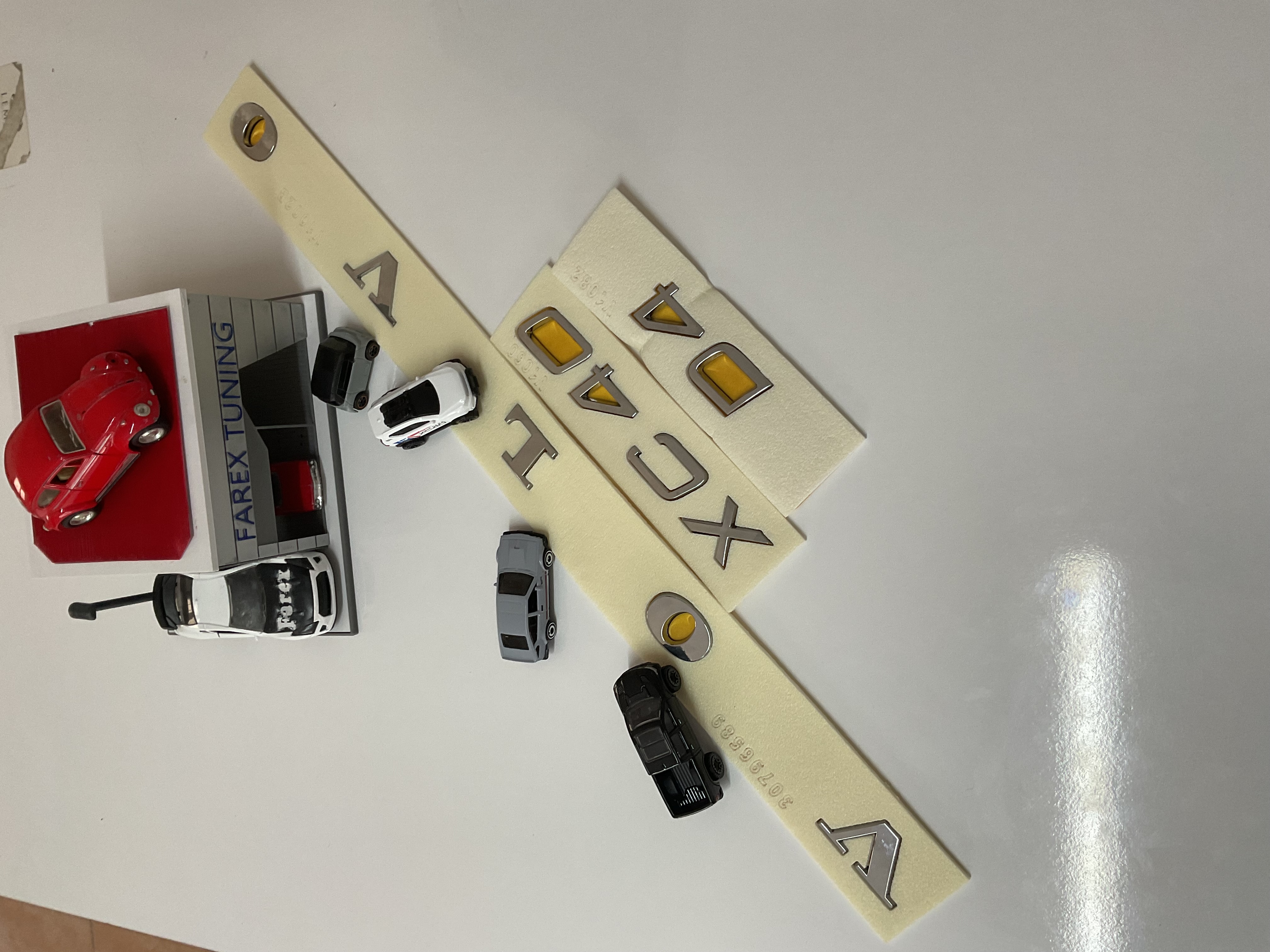 Volvo-XC40 ve D4 Yeni Nesil Krom Bagaj Yazısı Seti 3’lü 3M 3D ABS