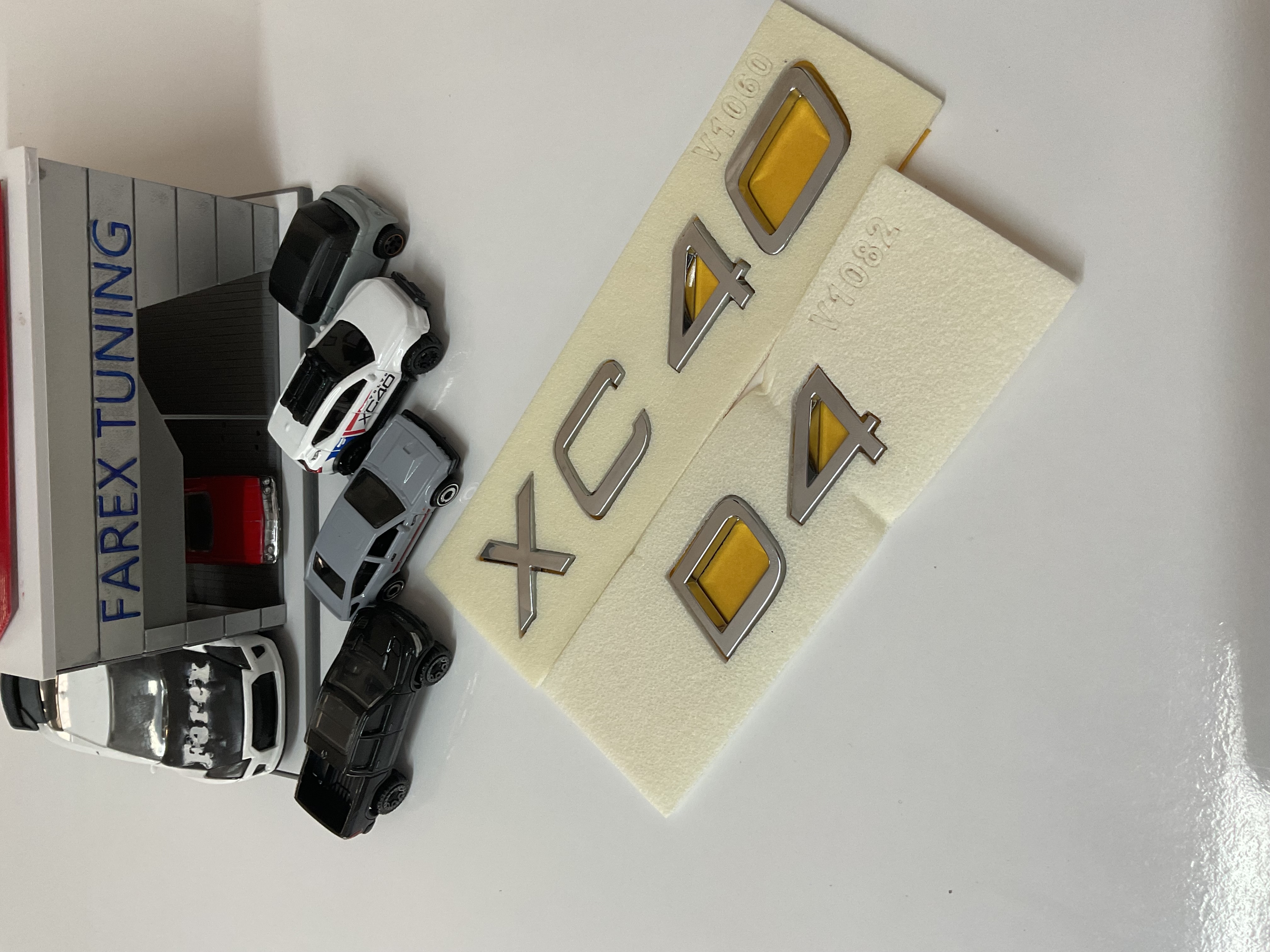 Volvo XC40 ve D4 Yeni Nesil Krom Bagaj Yazısı Seti 2’li 3M 3D ABS