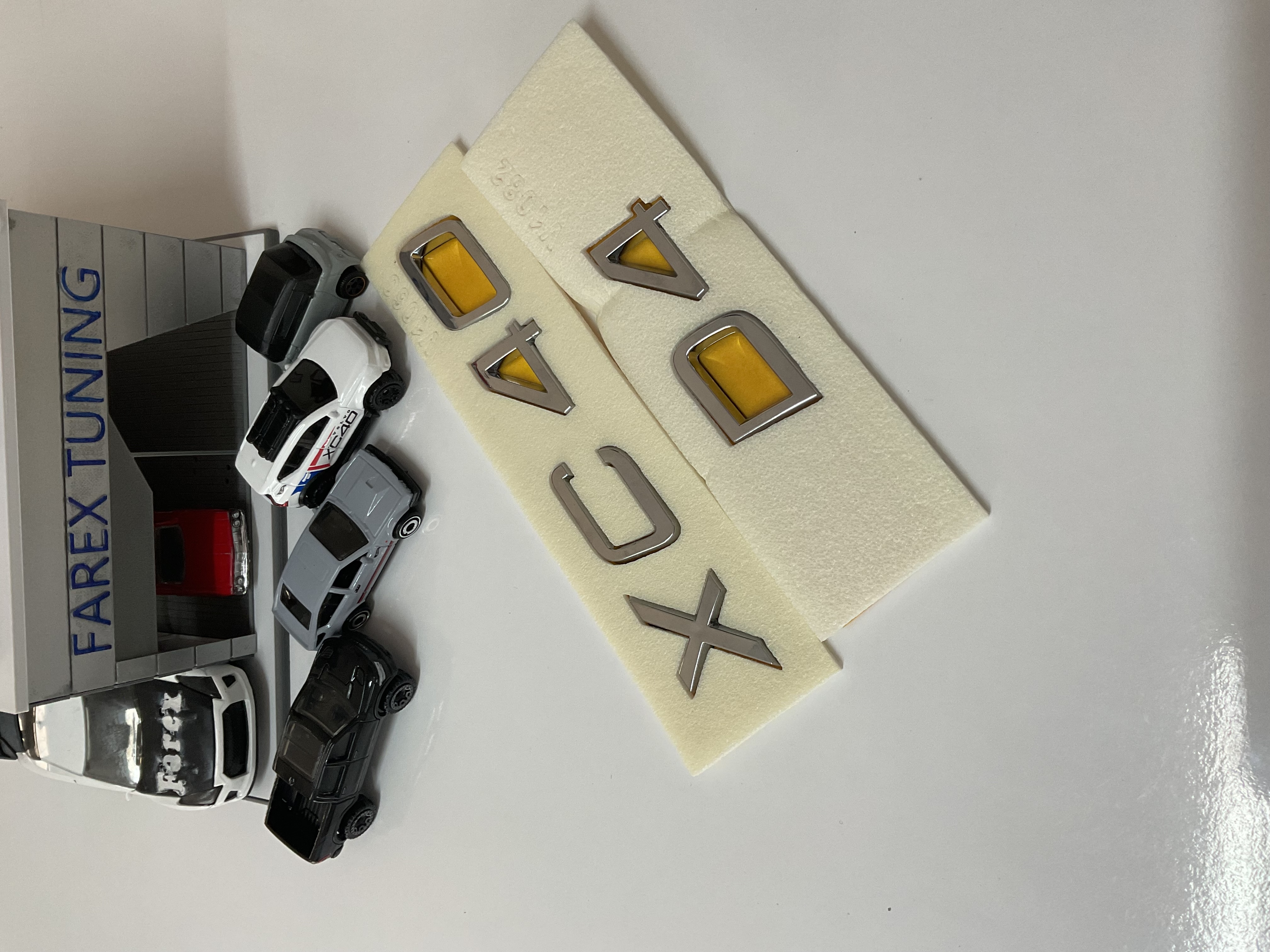 Volvo XC40 ve D4 Yeni Nesil Krom Bagaj Yazısı Seti 2’li 3M 3D ABS