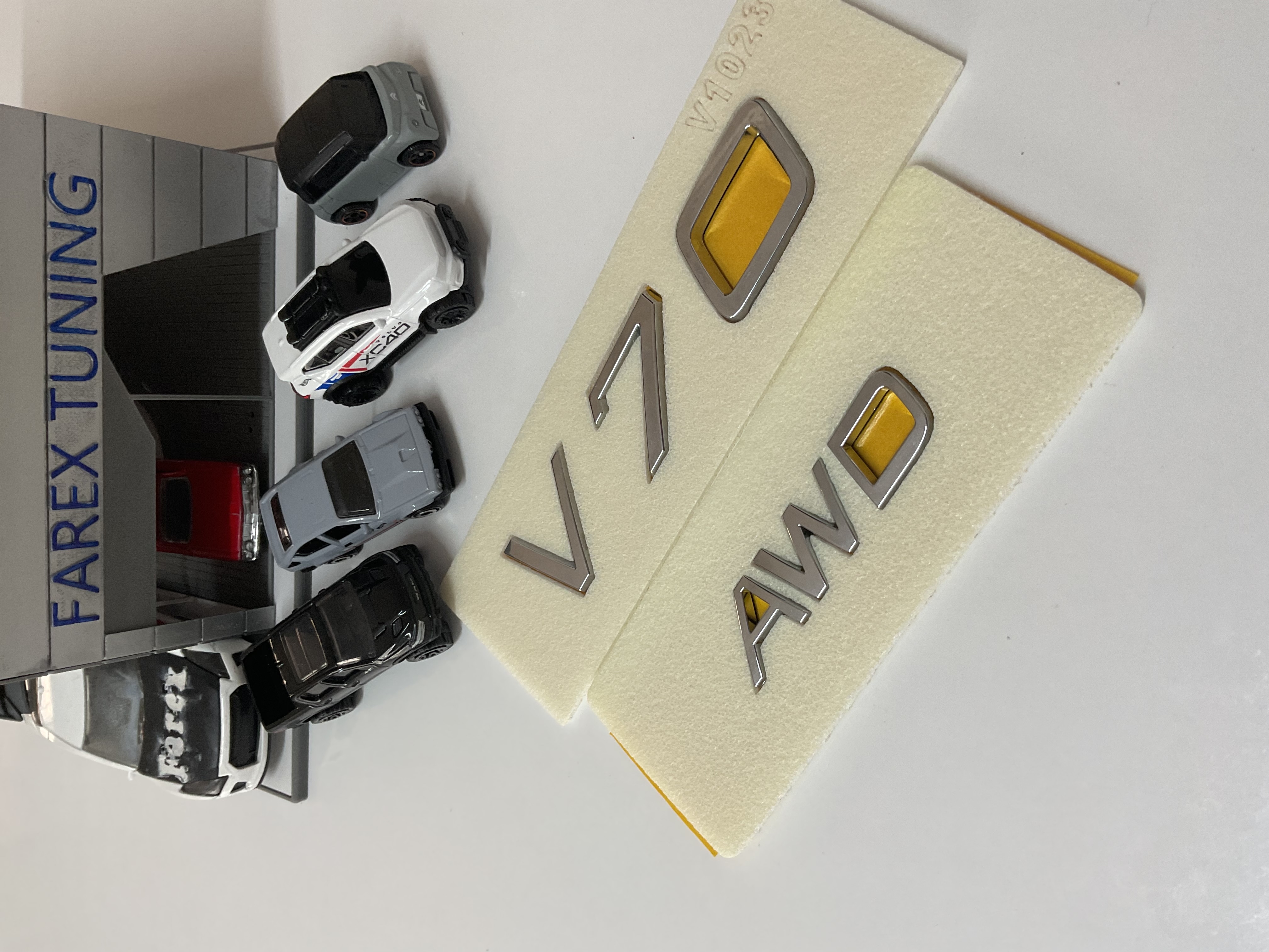 Volvo V70 ve AWD Krom Bagaj Yazısı Seti 2’li 3M 3D ABS