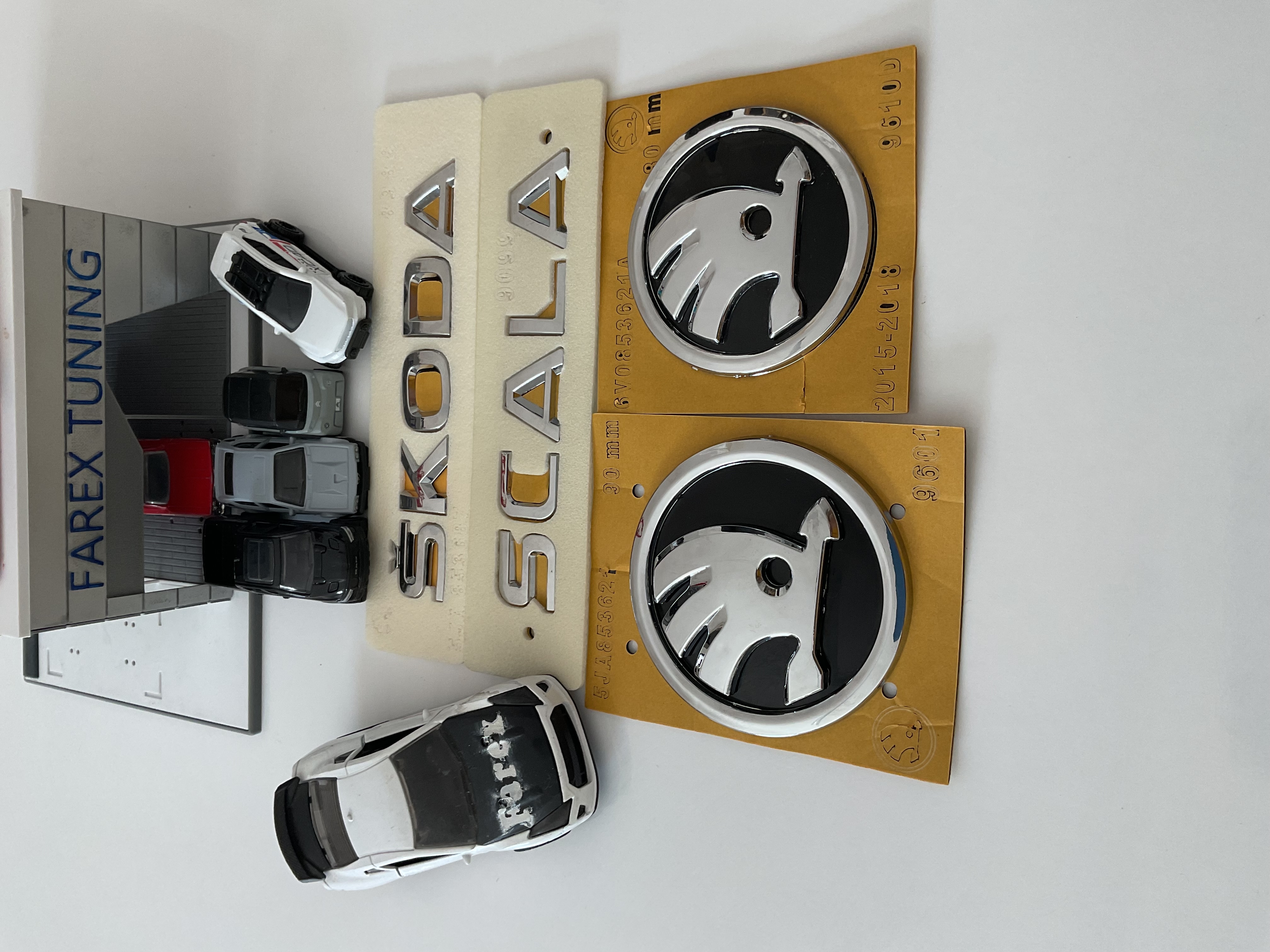 Skoda-Scala Krom Bagaj Yazısı ve Bagaj-Panjur Arması Seti 4’lü 3M 3D ABS