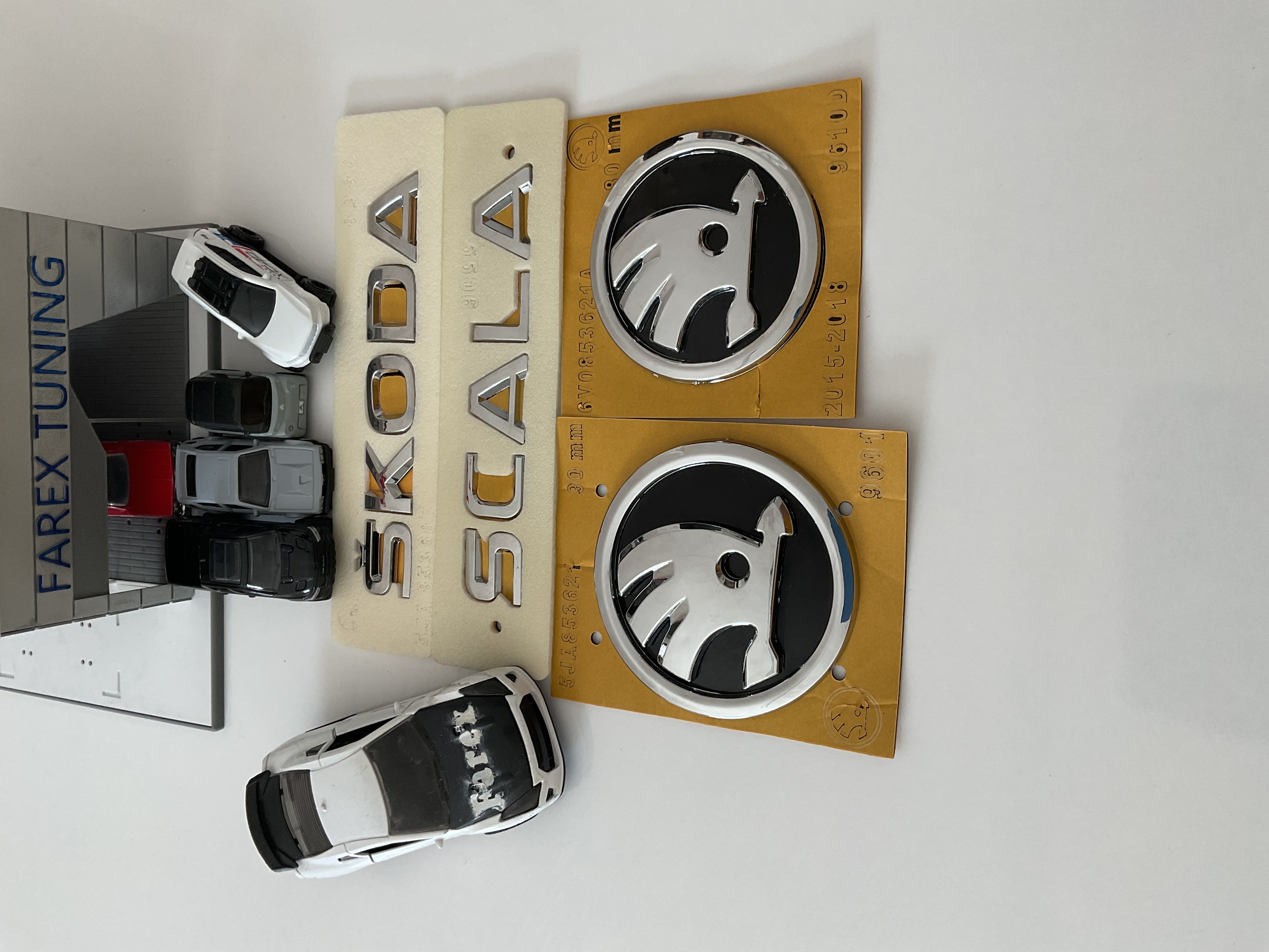 Skoda-Scala Krom Bagaj Yazısı ve Bagaj-Panjur Arması Seti 4’lü 3M 3D ABS