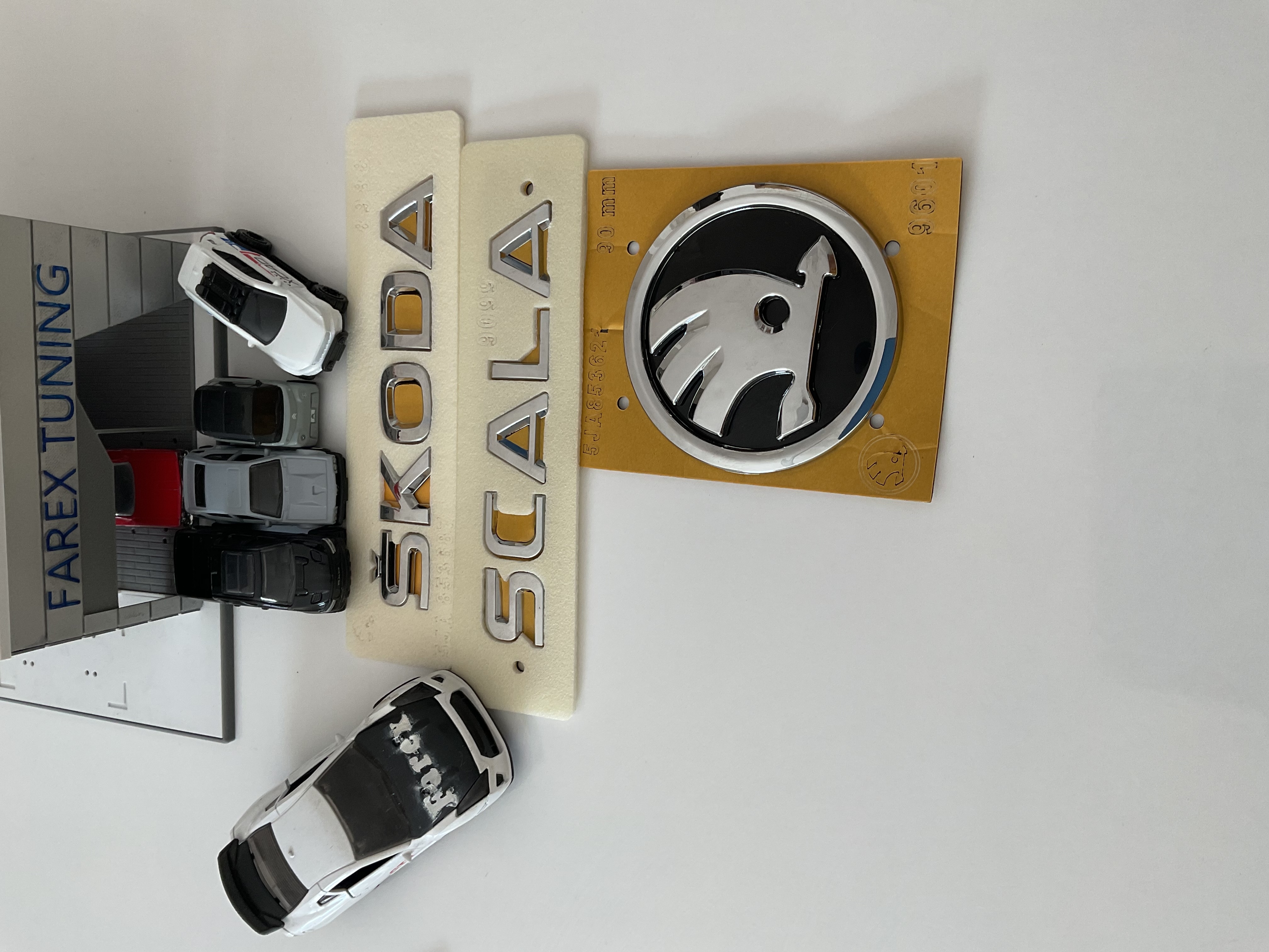 Skoda-Scala Krom Bagaj Yazısı ve Panjur Arması Seti 3’lü 3M 3D ABS