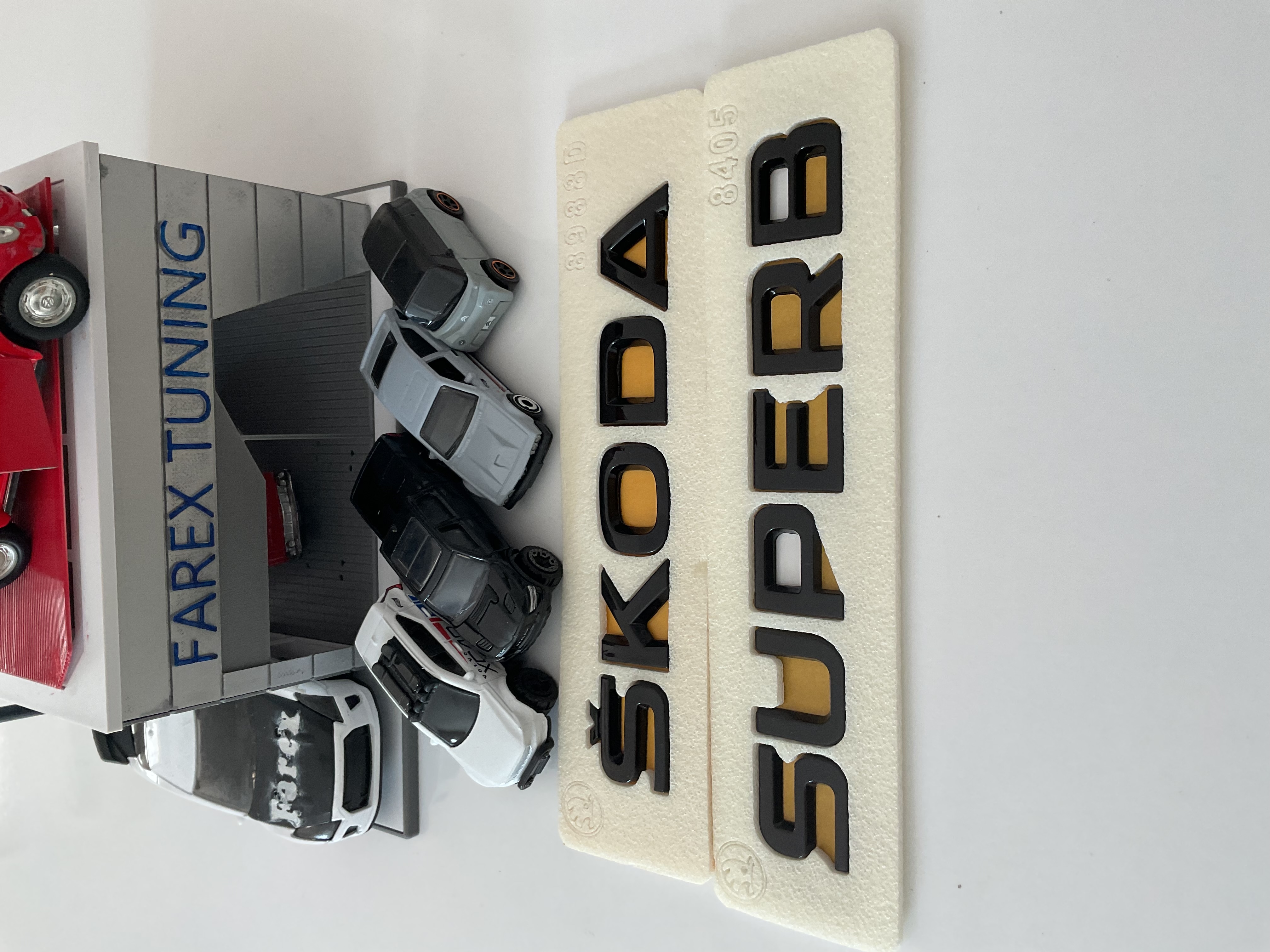 Skoda ve Superb Piano Black Bagaj Yazısı Seti 2’li 3M 3D ABS