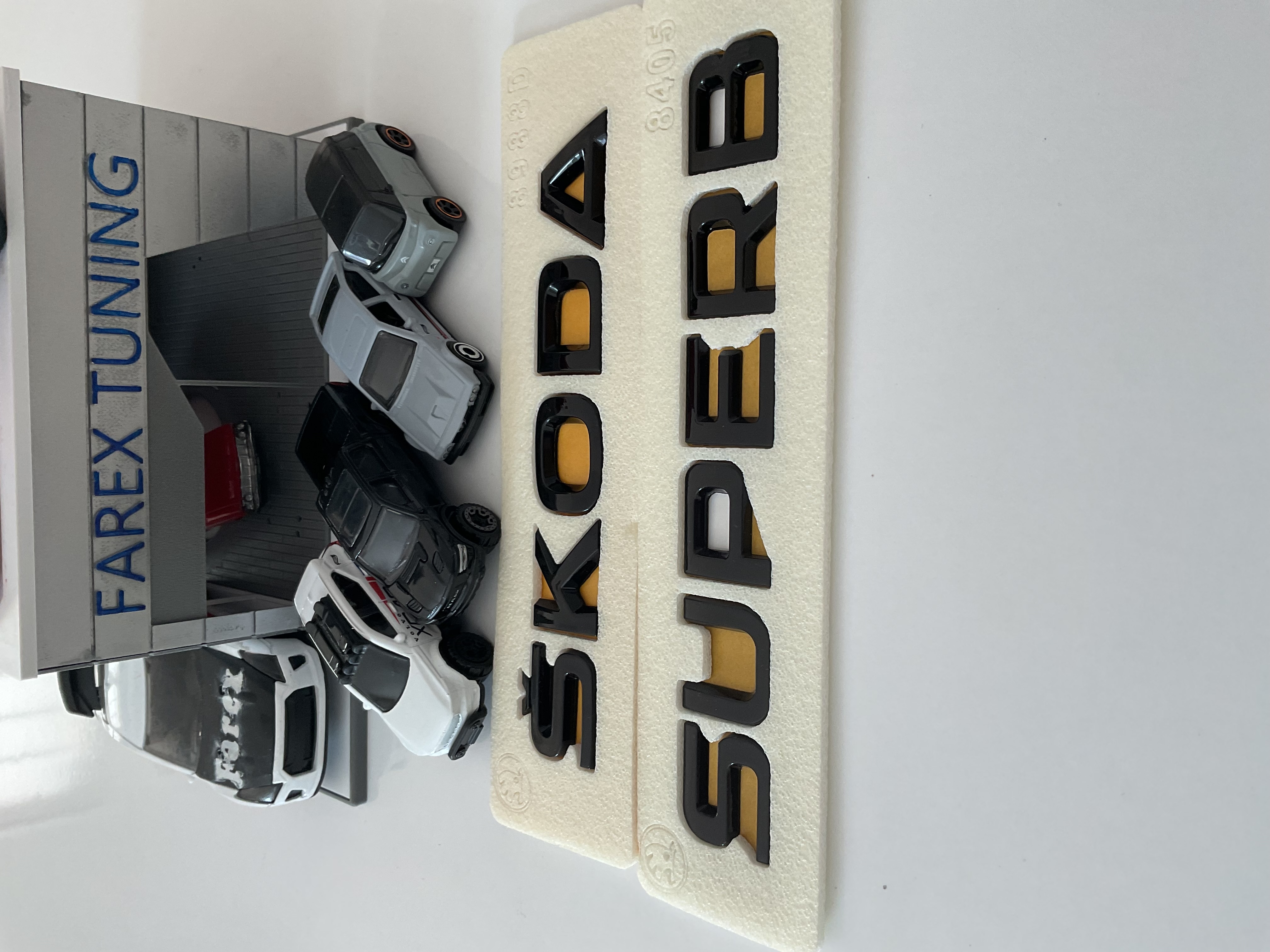 Skoda ve Superb Piano Black Bagaj Yazısı Seti 2’li 3M 3D ABS