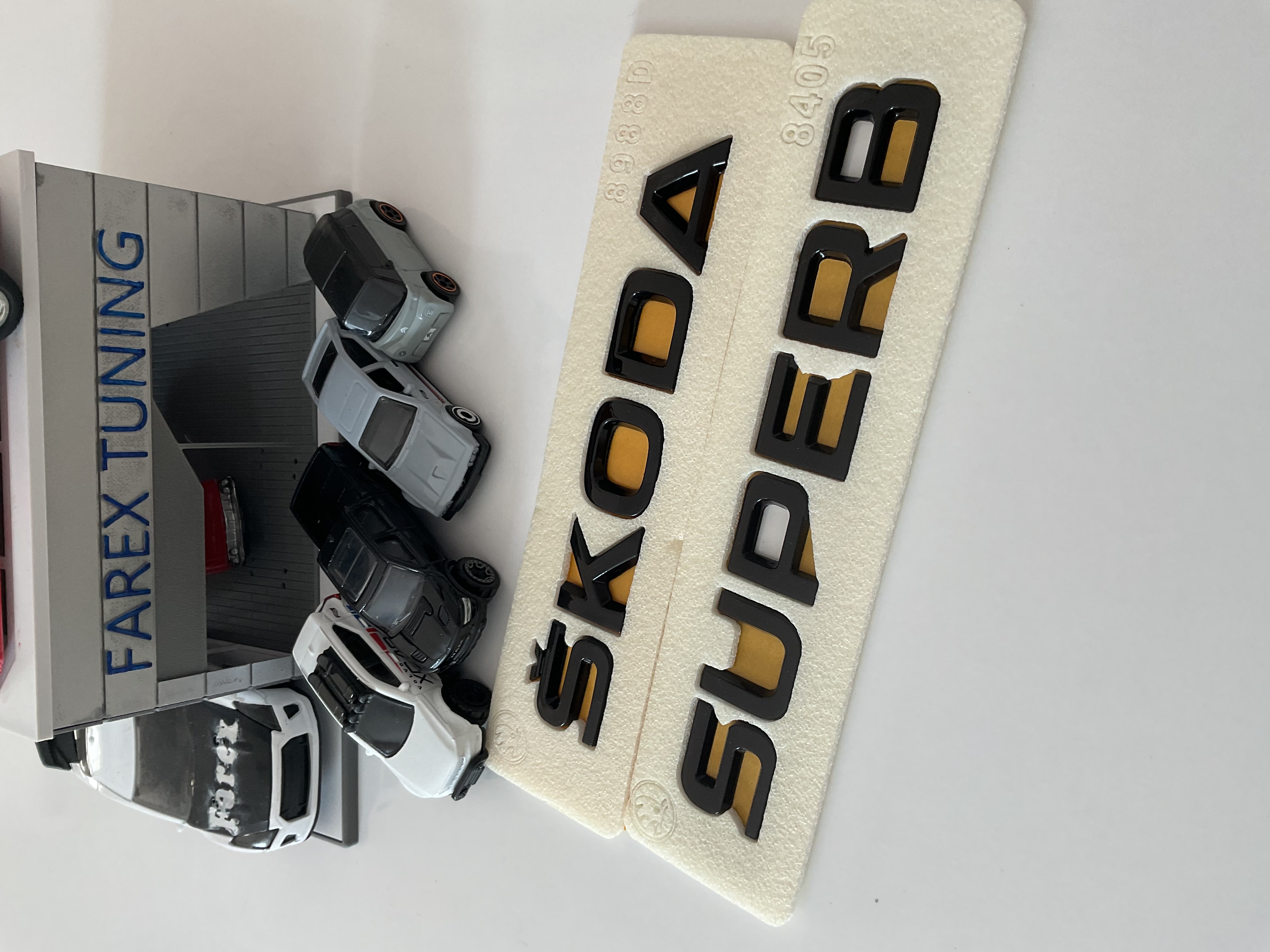 Skoda ve Superb Piano Black Bagaj Yazısı Seti 2’li 3M 3D ABS