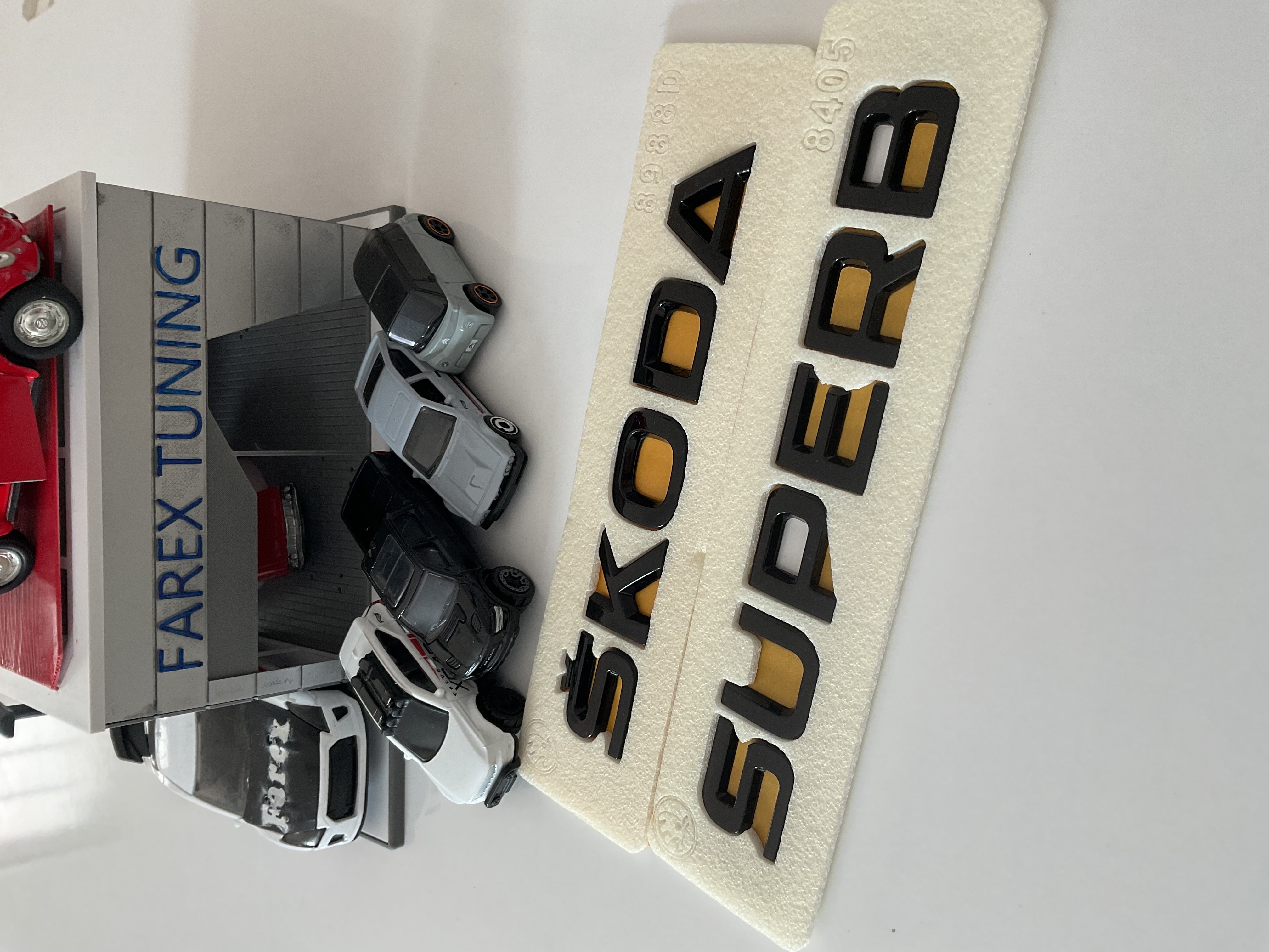 Skoda ve Superb Piano Black Bagaj Yazısı Seti 2’li 3M 3D ABS