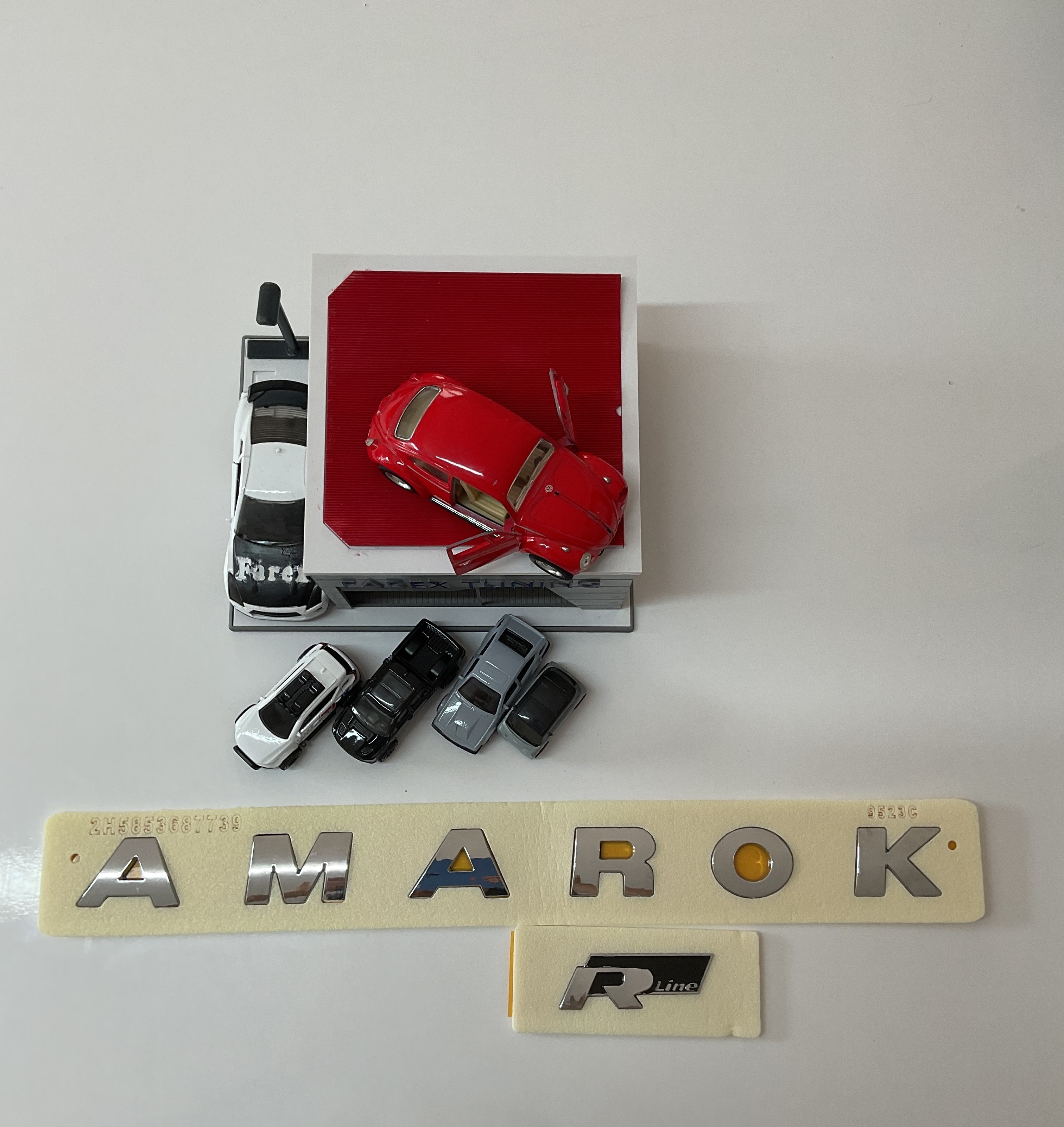 Volkswagen Amarok Boşluklu Bagaj Yazısı ve R Line Bagaj Arması Seti 2’li 3M 3D ABS