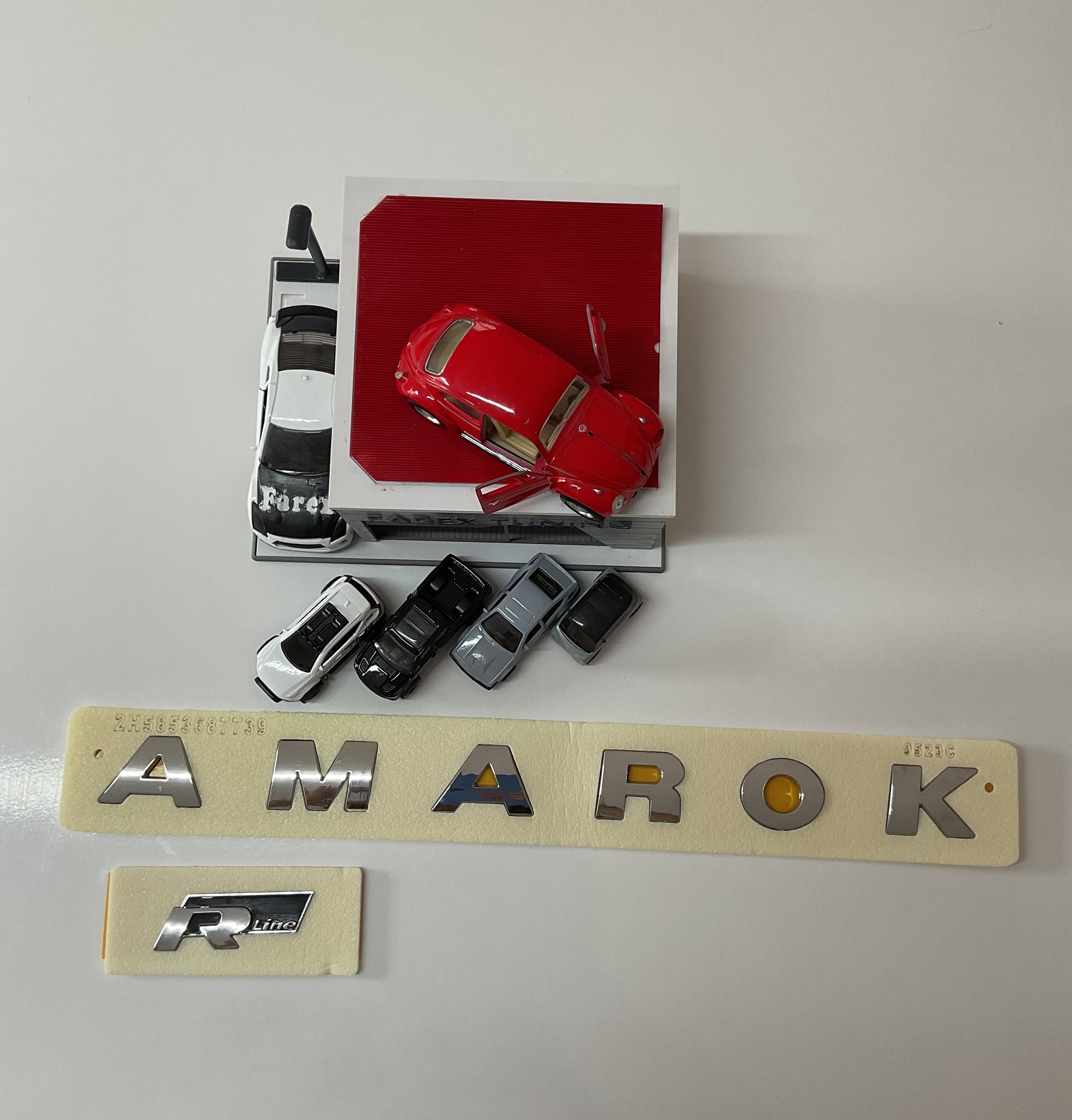 Volkswagen Amarok Boşluklu Bagaj Yazısı ve R Line Bagaj Arması Seti 2’li 3M 3D ABS