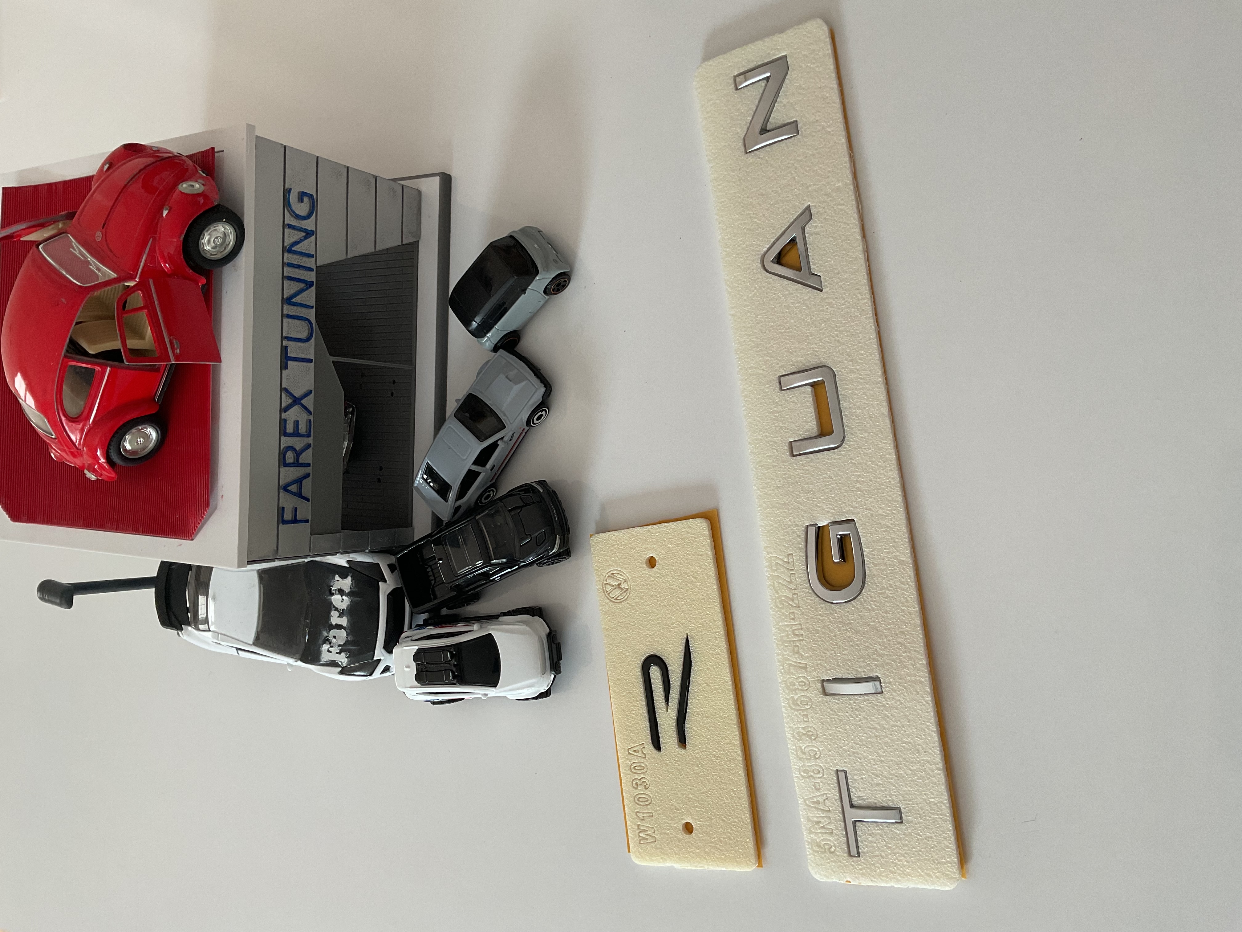 Volkswagen Passat Boşluklu Bagaj Yazısı ve R Line Bagaj Arması Seti 2’li 3M 3D ABS