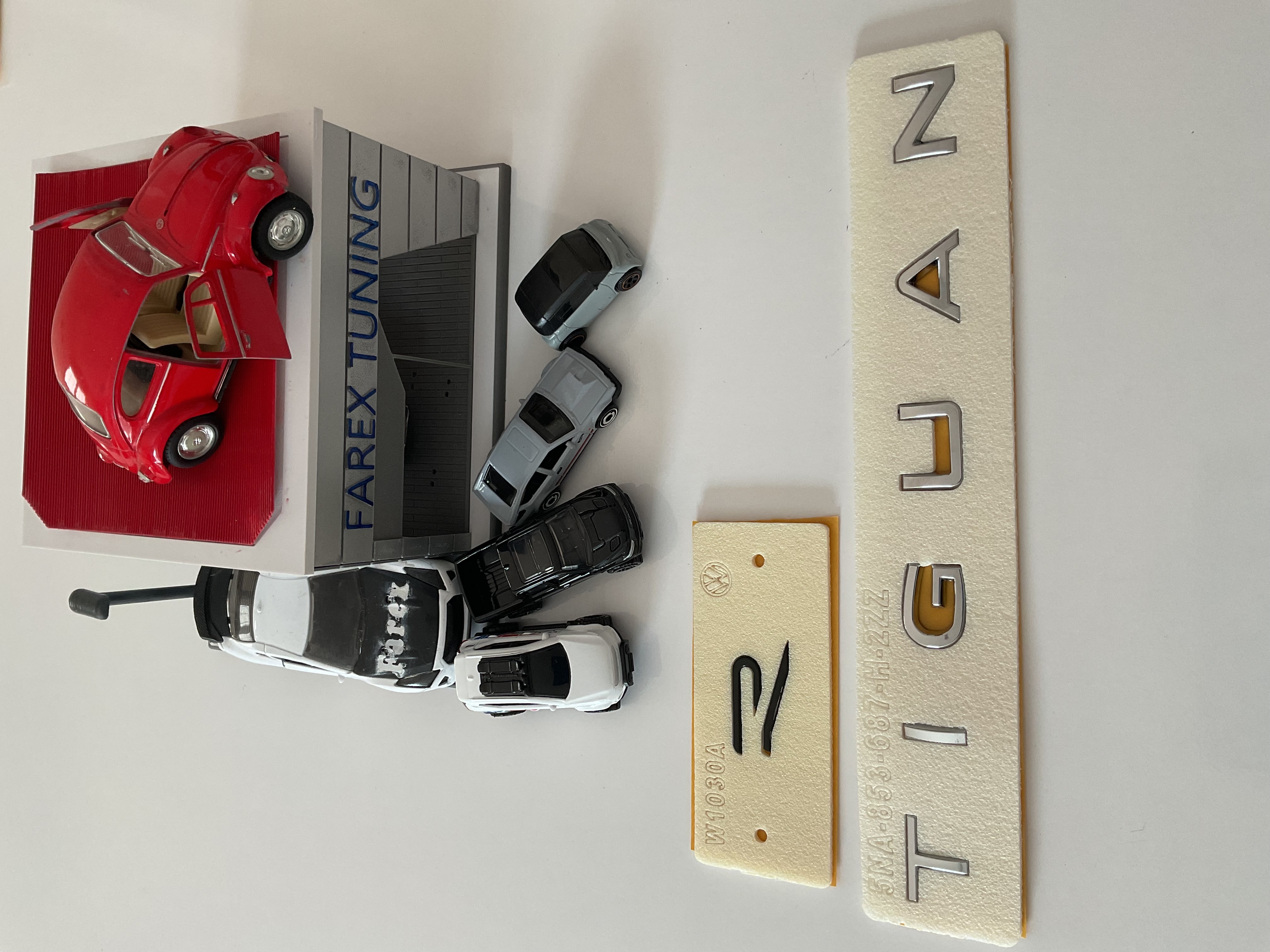 Volkswagen Passat Boşluklu Bagaj Yazısı ve R Line Bagaj Arması Seti 2’li 3M 3D ABS