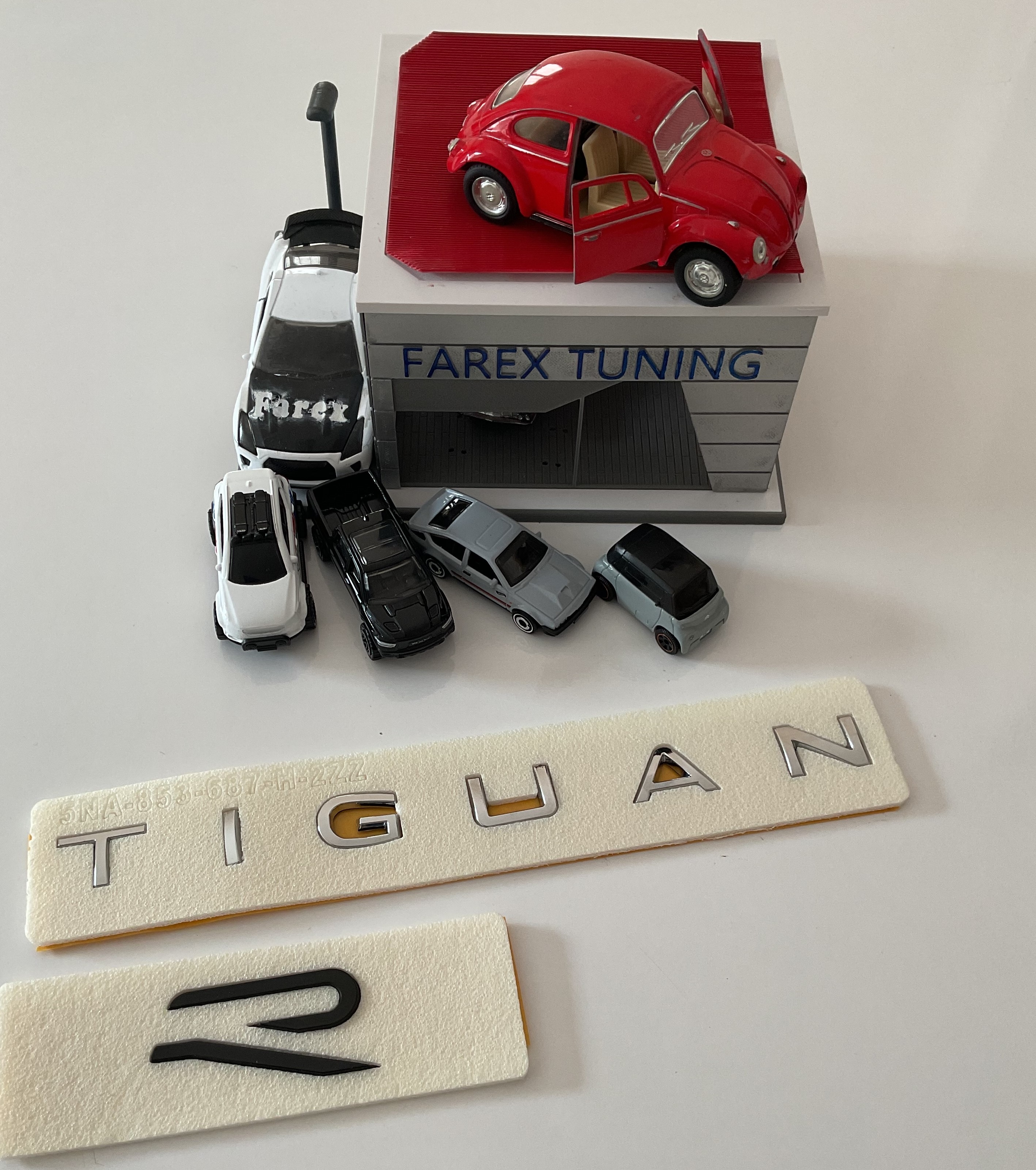 Volkswagen Tiguan & R Büyük (Piano Black) Yeni Nesil Bagaj Yazısı Seti 3M 3D ABS
