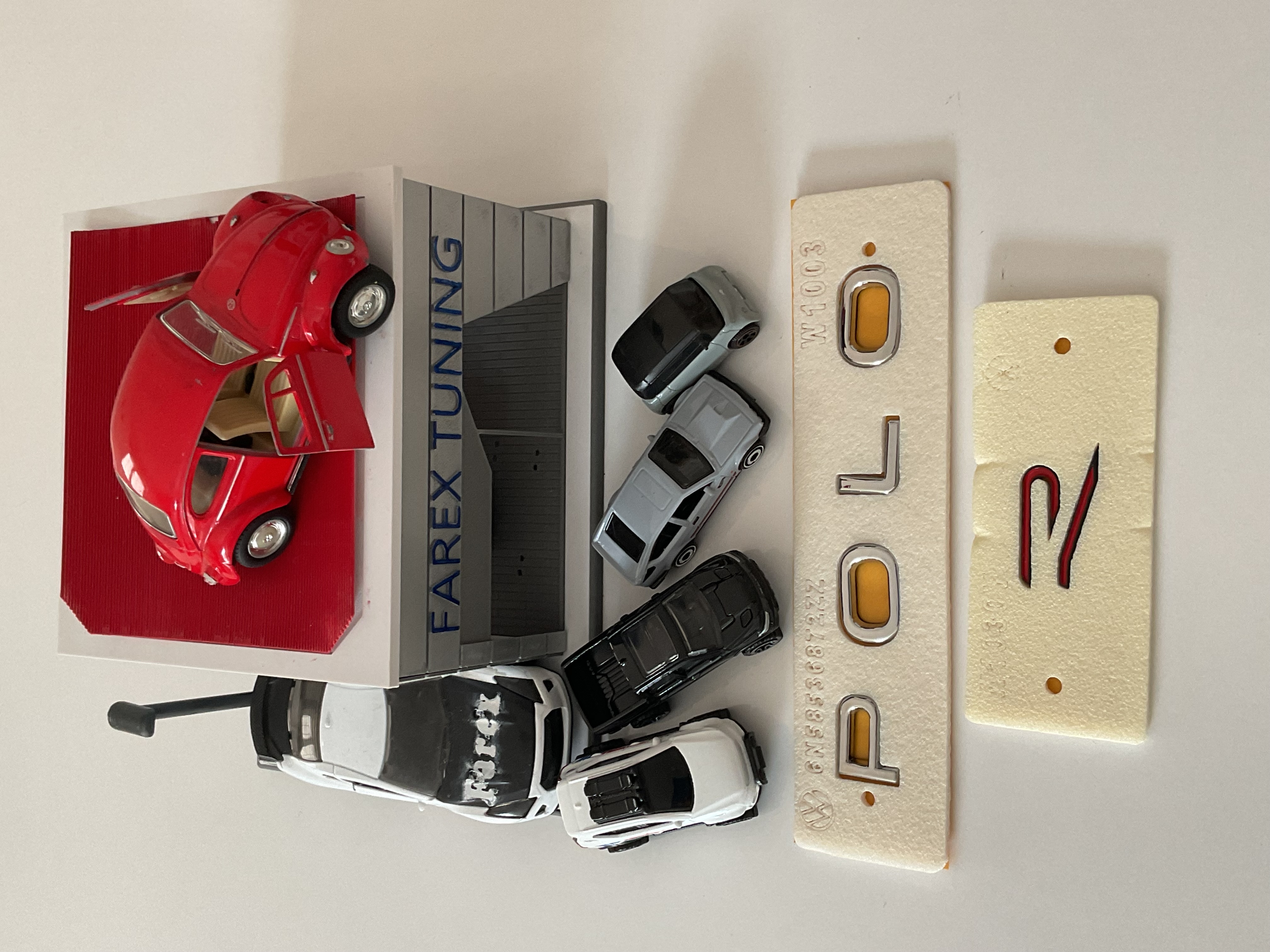 Volkswagen Polo ve R (Siyah-Kırmızı) Krom Yeni Nesil Bagaj Yazısı 3M 3D ABS